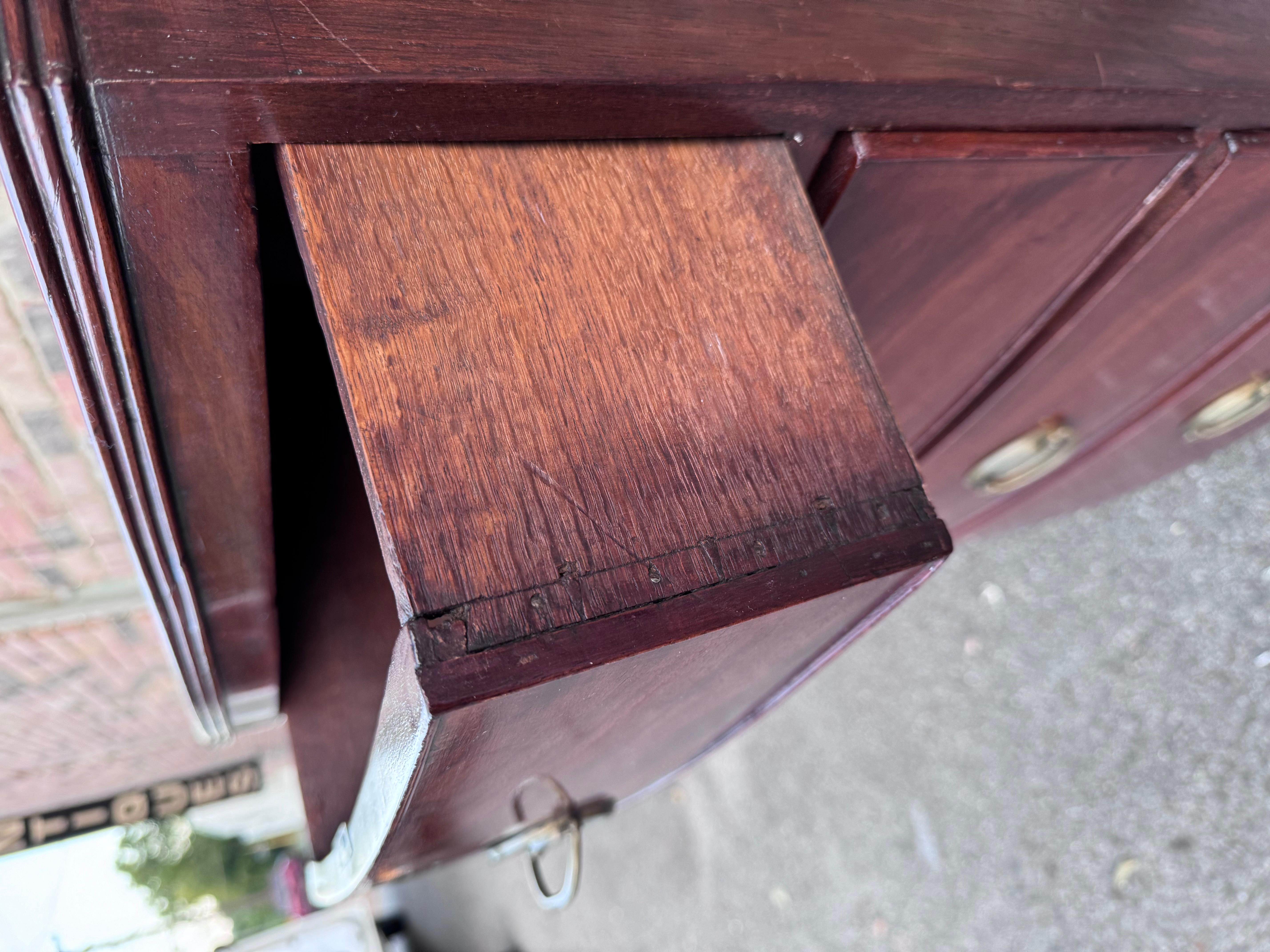 Legno massiccio Cassettone inglese del XIX secolo in vendita