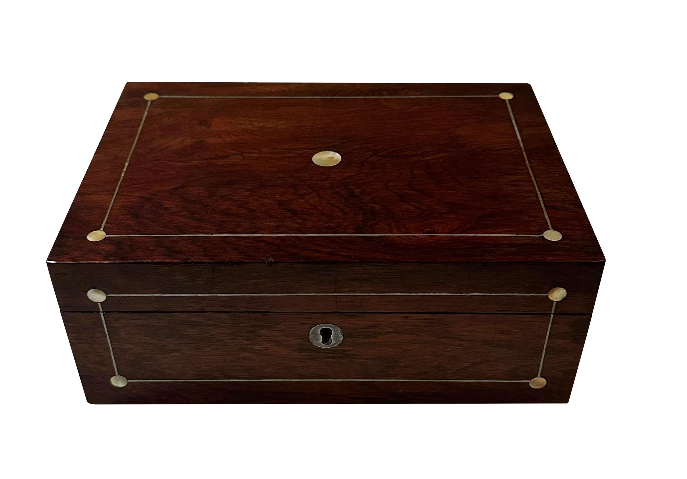 19th Century English Box In Good Condition For Sale In Tampa, FL