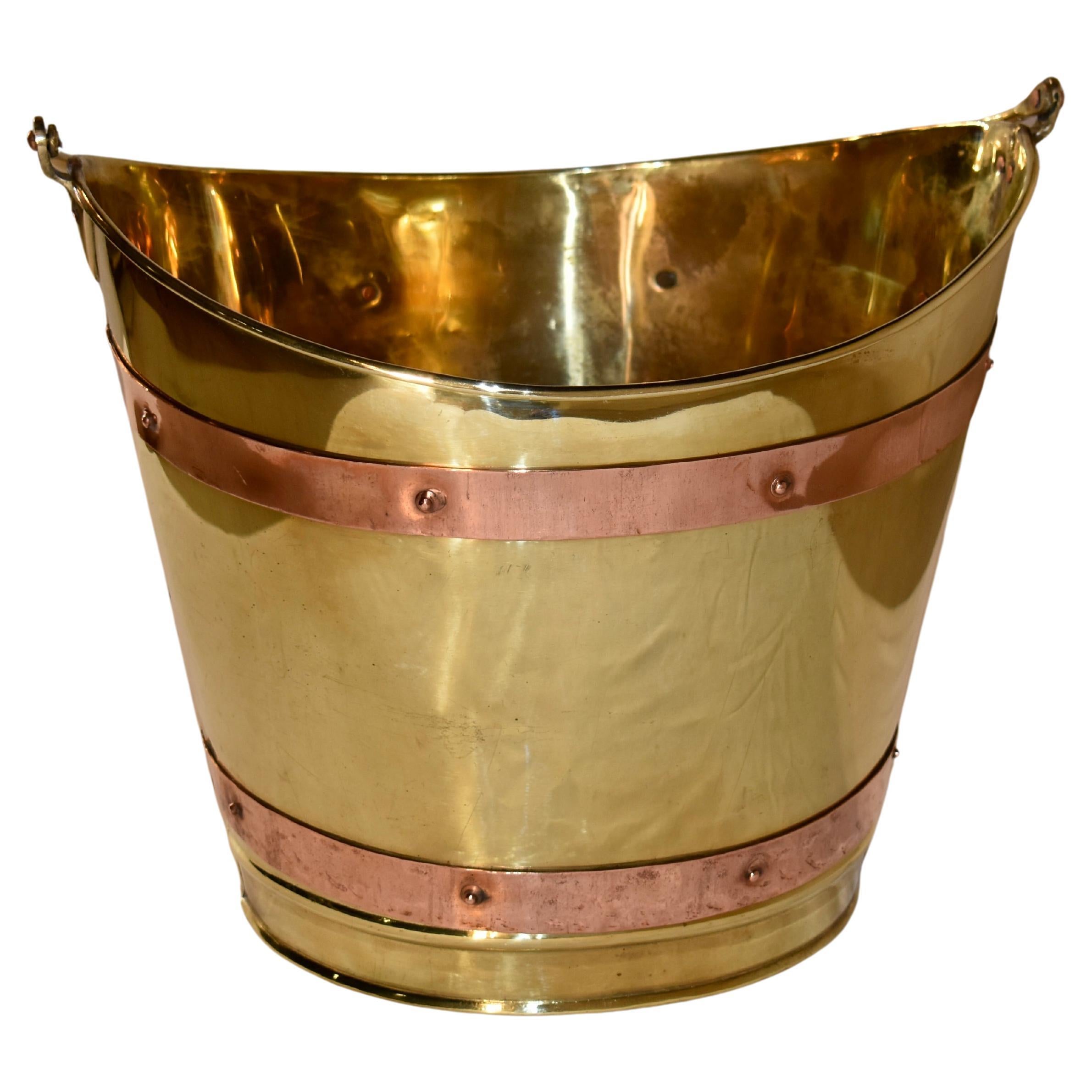 Cubo de turba u ostra inglés de latón y cobre del siglo XIX
