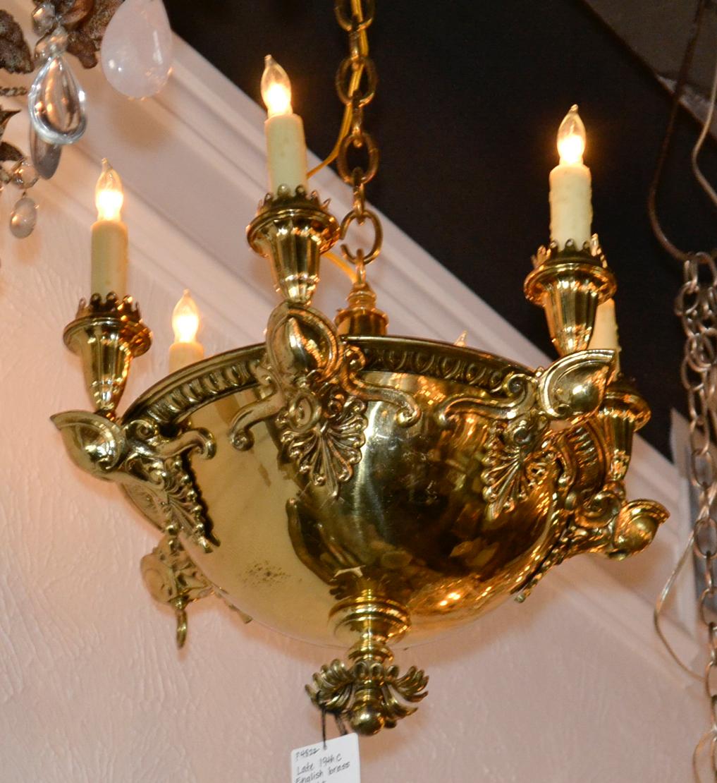 Wonderful late 19th century English shiny brass 6-light chandelier.
15 inches height x 16 inches wide