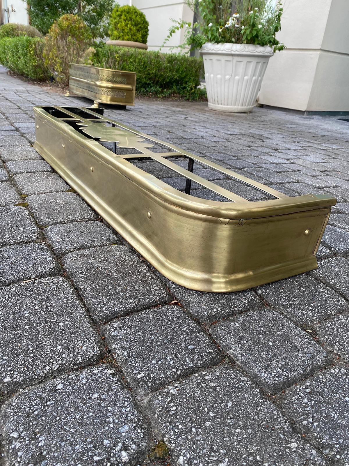 19th Century English Brass Fireplace Fender with Trivet 2