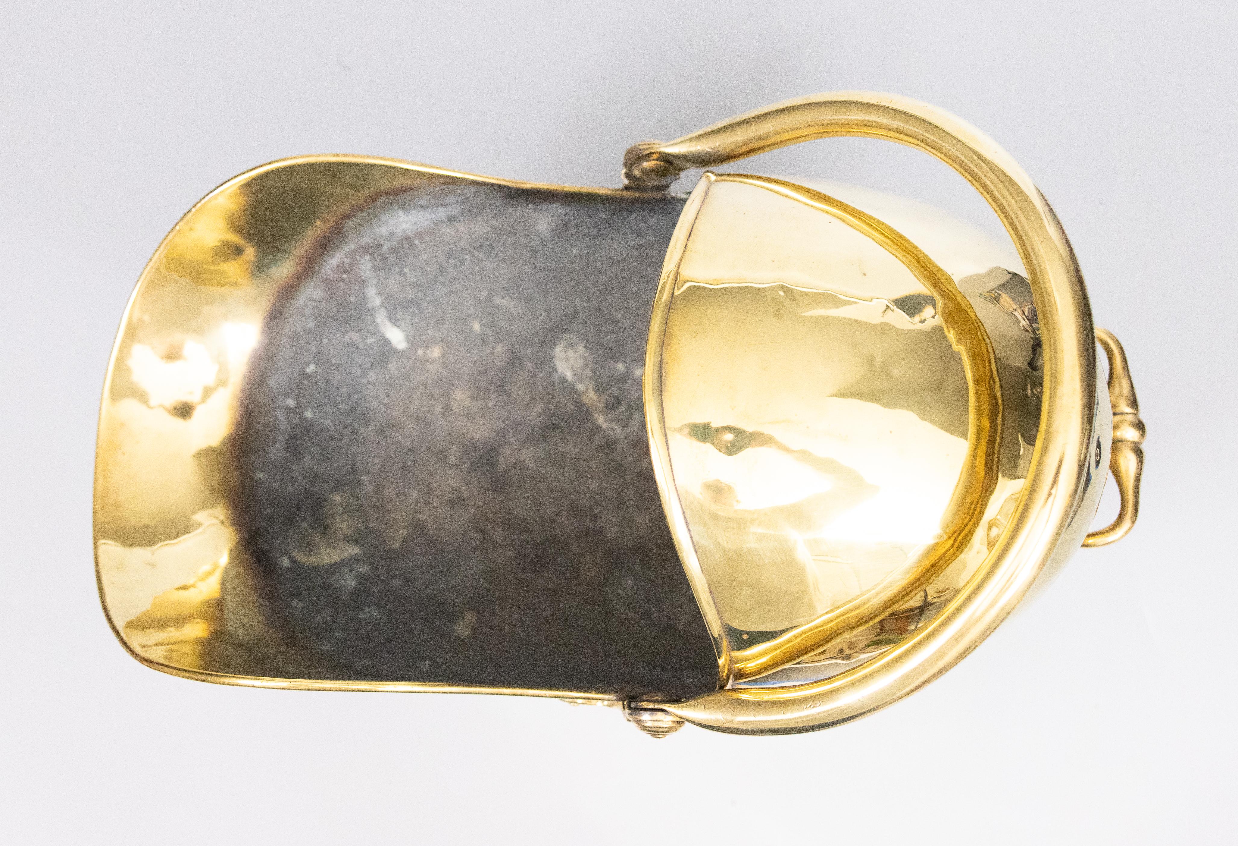 19th Century English Brass Helmet Fireside Coal Scuttle For Sale 1