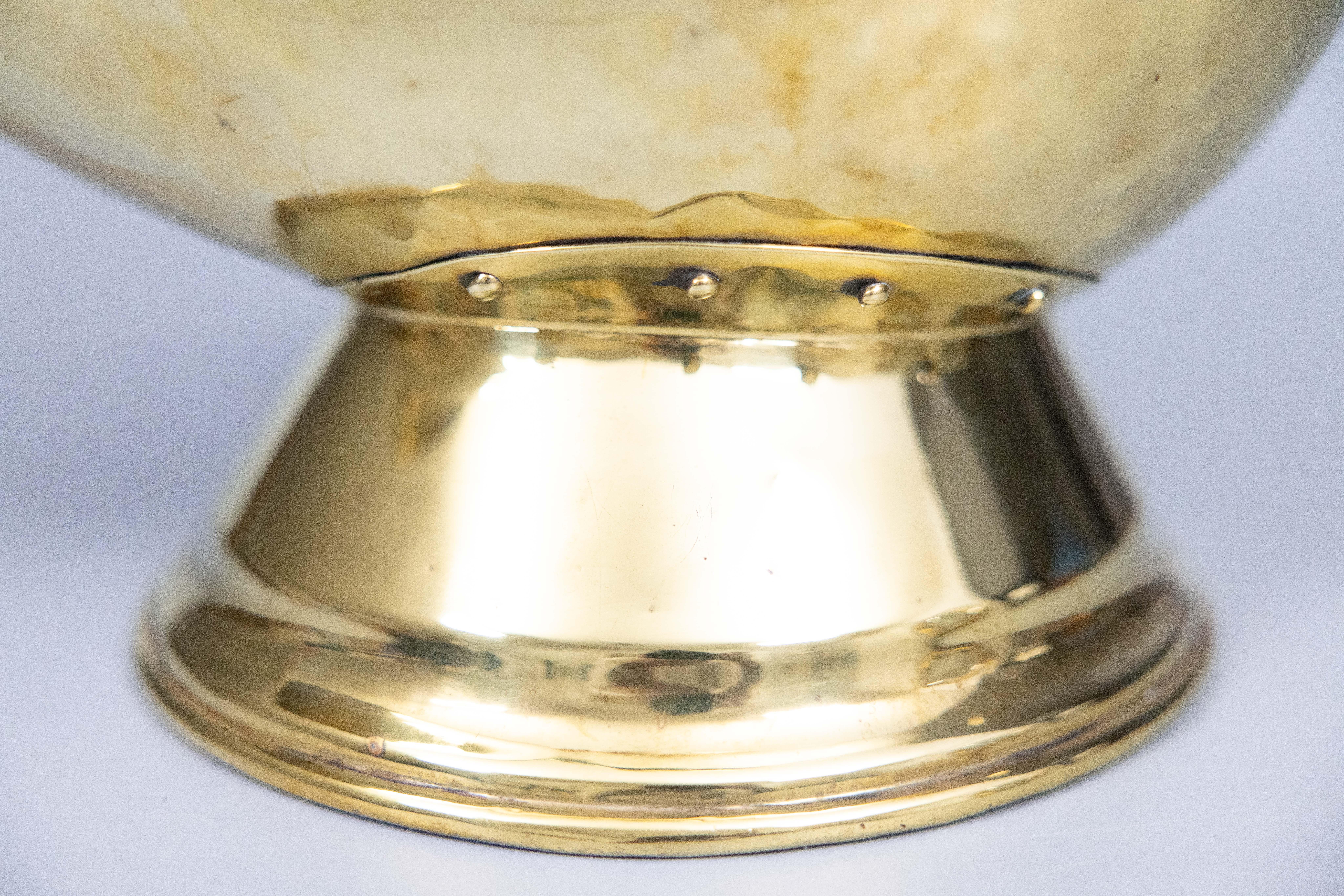 19th Century English Brass Helmet Fireside Coal Scuttle For Sale 4
