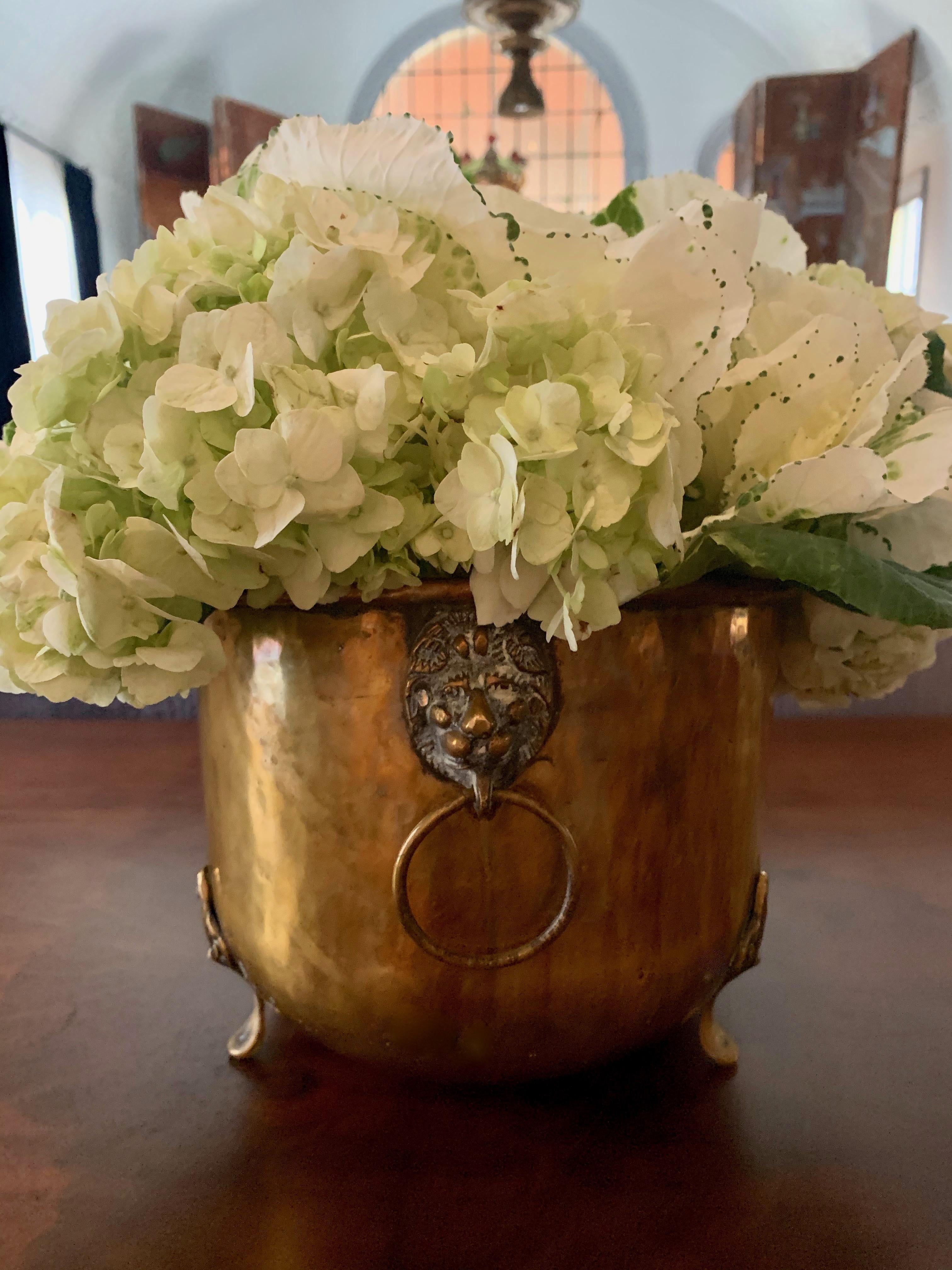 19th Century English Brass Jardinière Planter In Good Condition In Los Angeles, CA