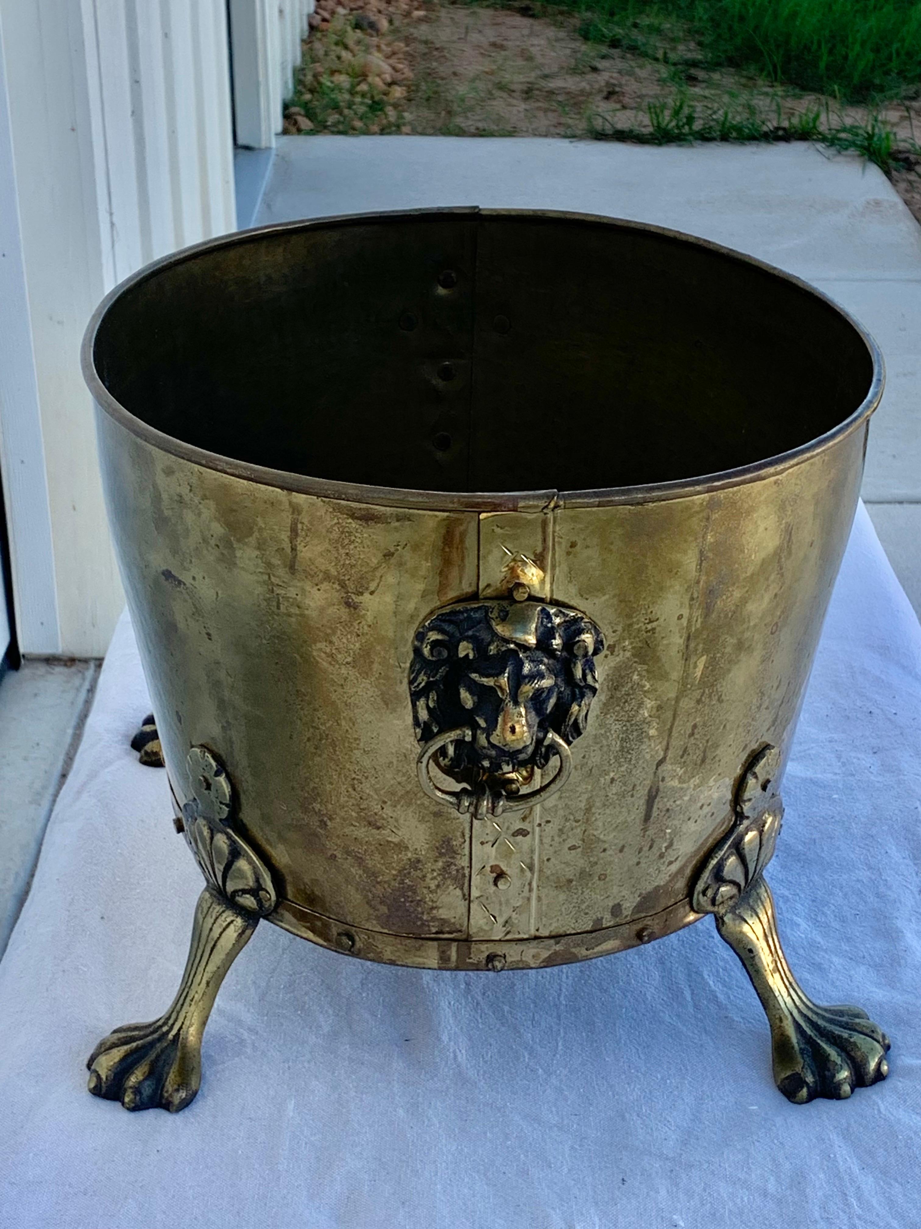 19th Century English Brass Oval Cachepot Planter In Good Condition In Burton, TX