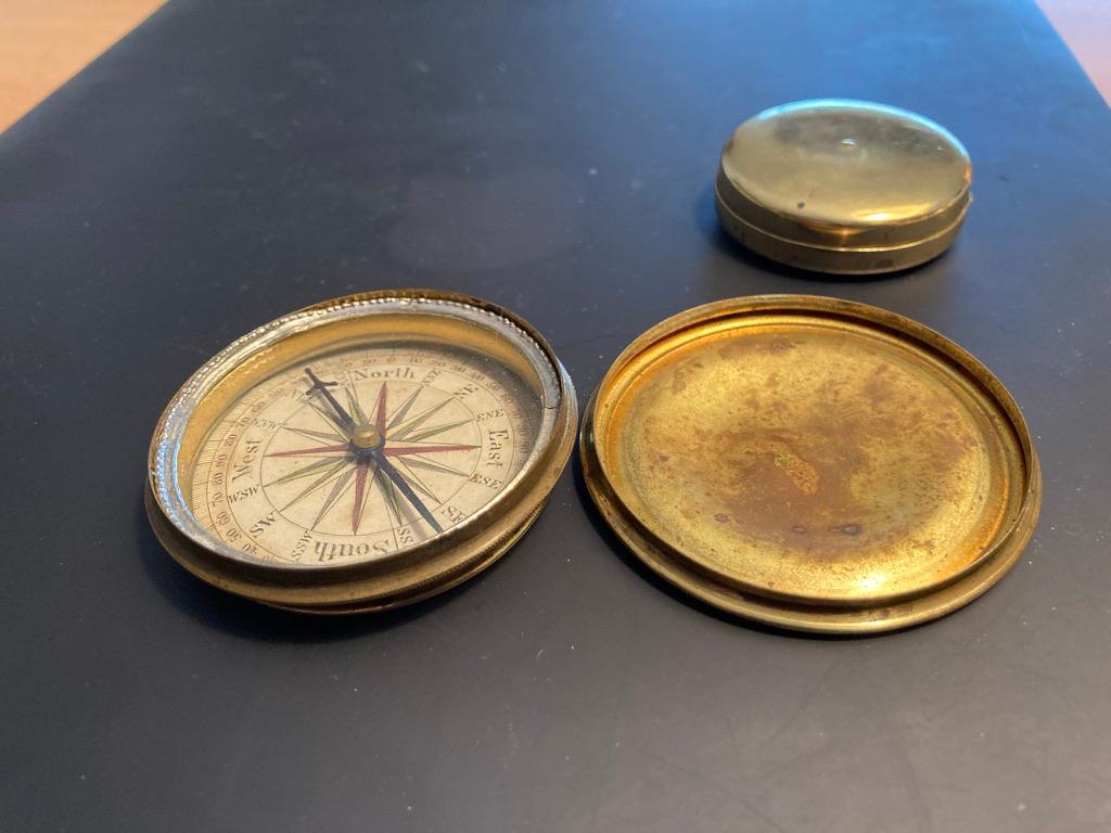 19th Century English Brass Pocket Box Compass In Good Condition In Stamford, CT