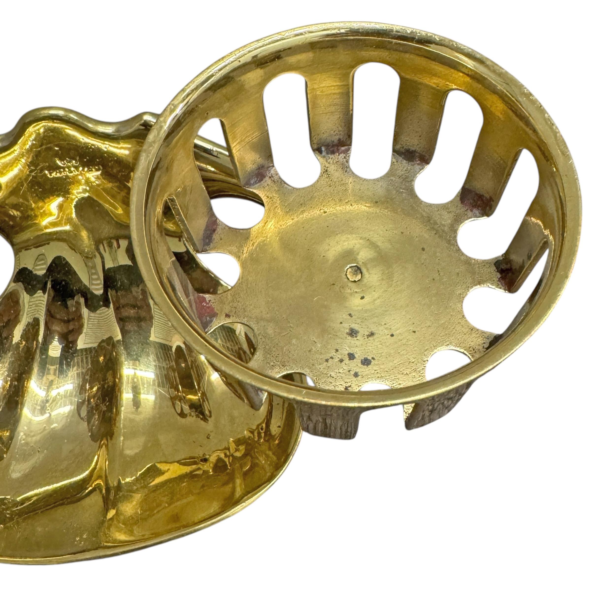 19th Century English Brass Wall-Mounted Soap Dish For Sale 3