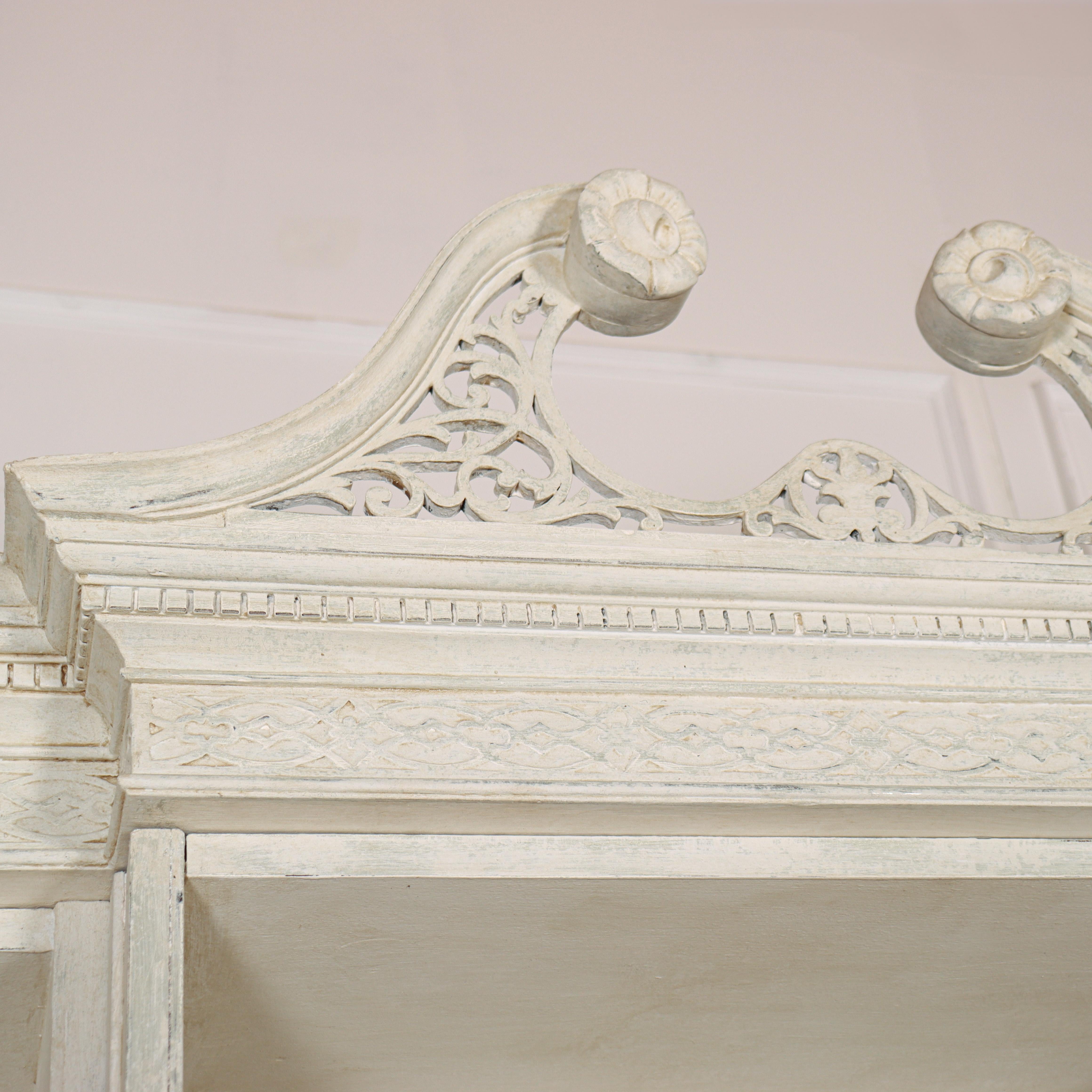 19th Century English Breakfront Library Bookcase For Sale 4