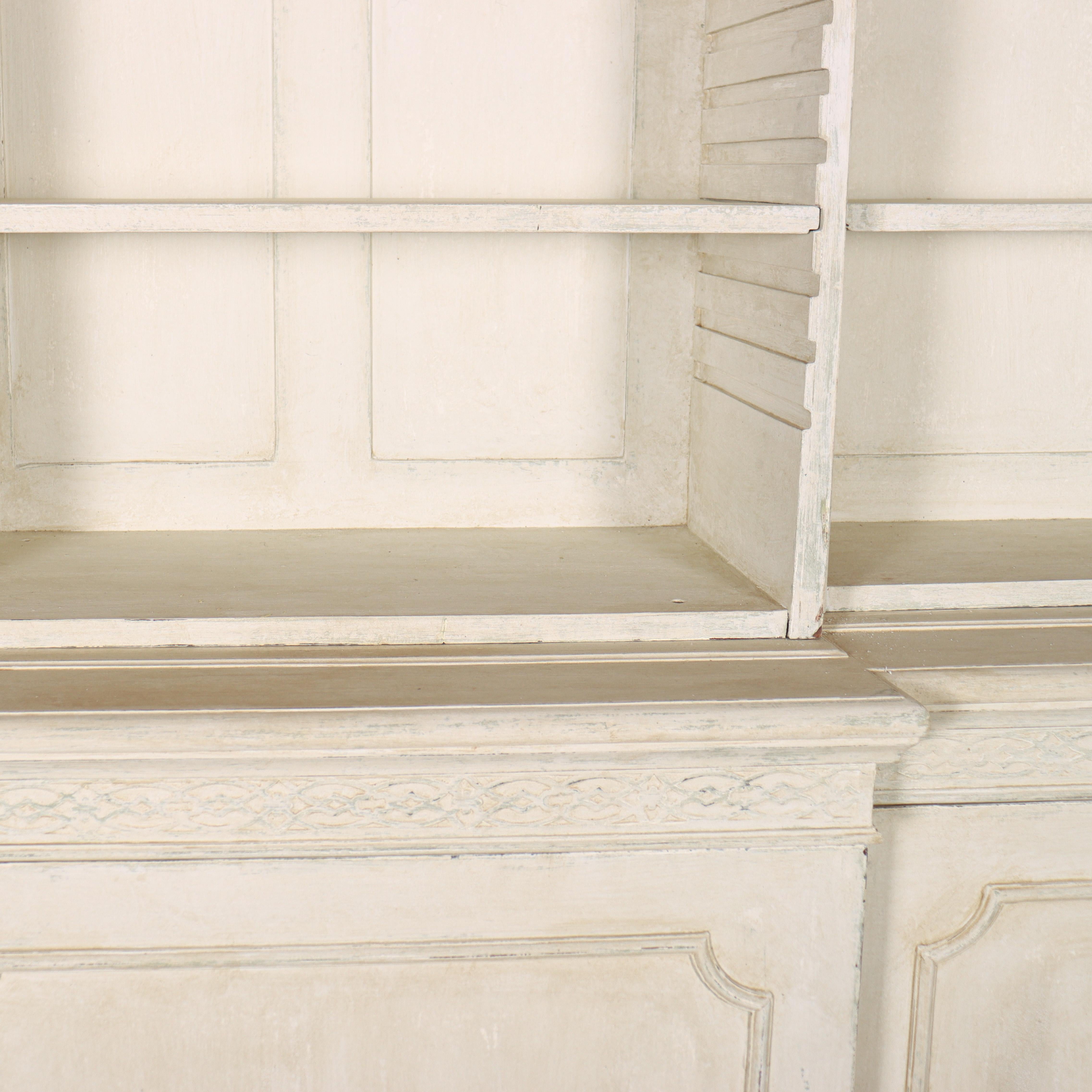 19th Century English Breakfront Library Bookcase For Sale 1