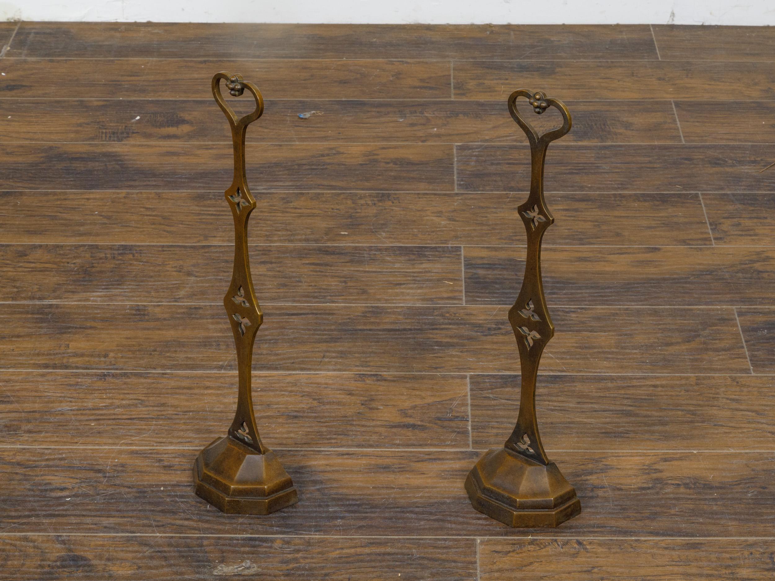 19th-Century English Bronze Andirons with Gothic Details and Heart Finials For Sale 2