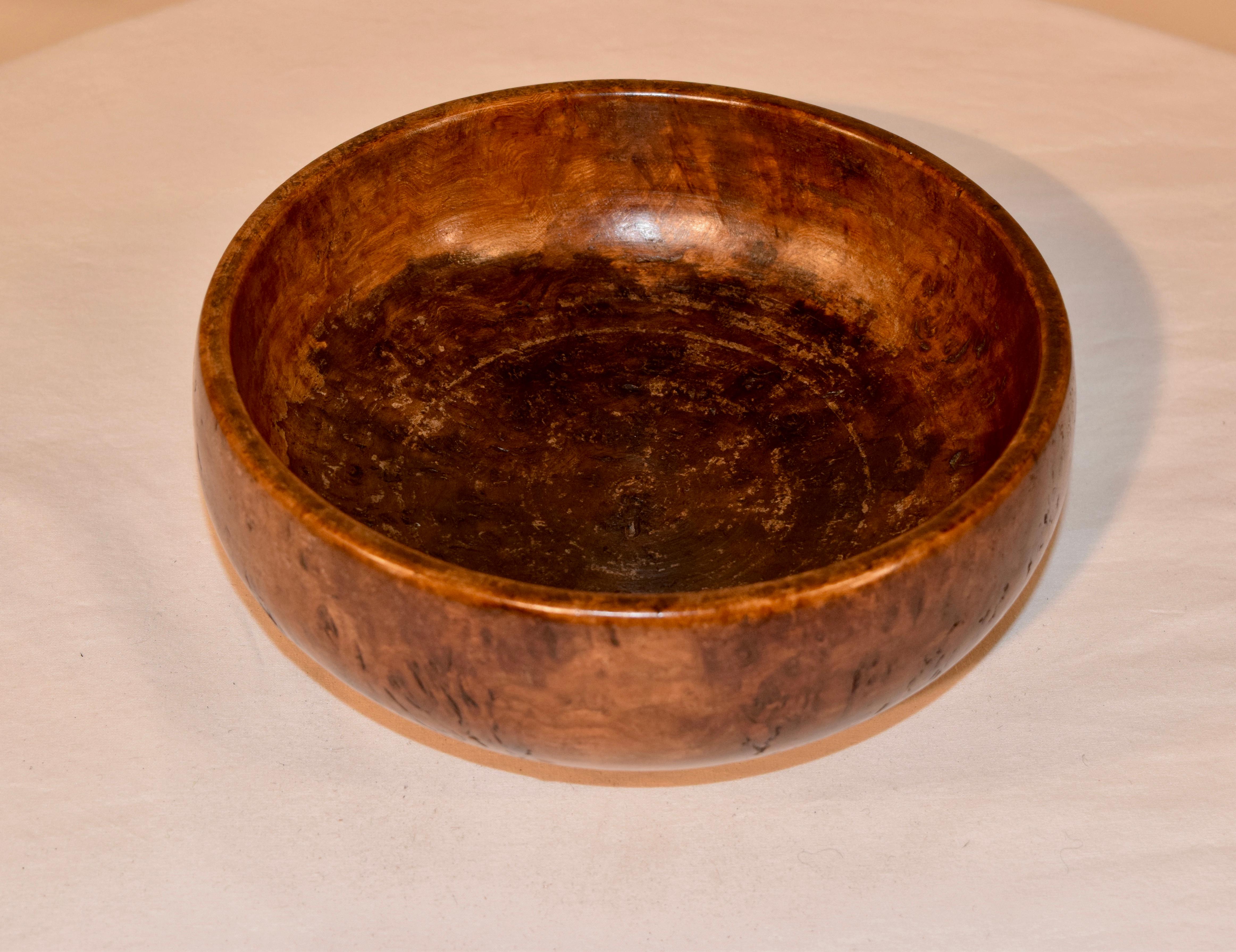 Victorian 19th Century English Burl Bowl