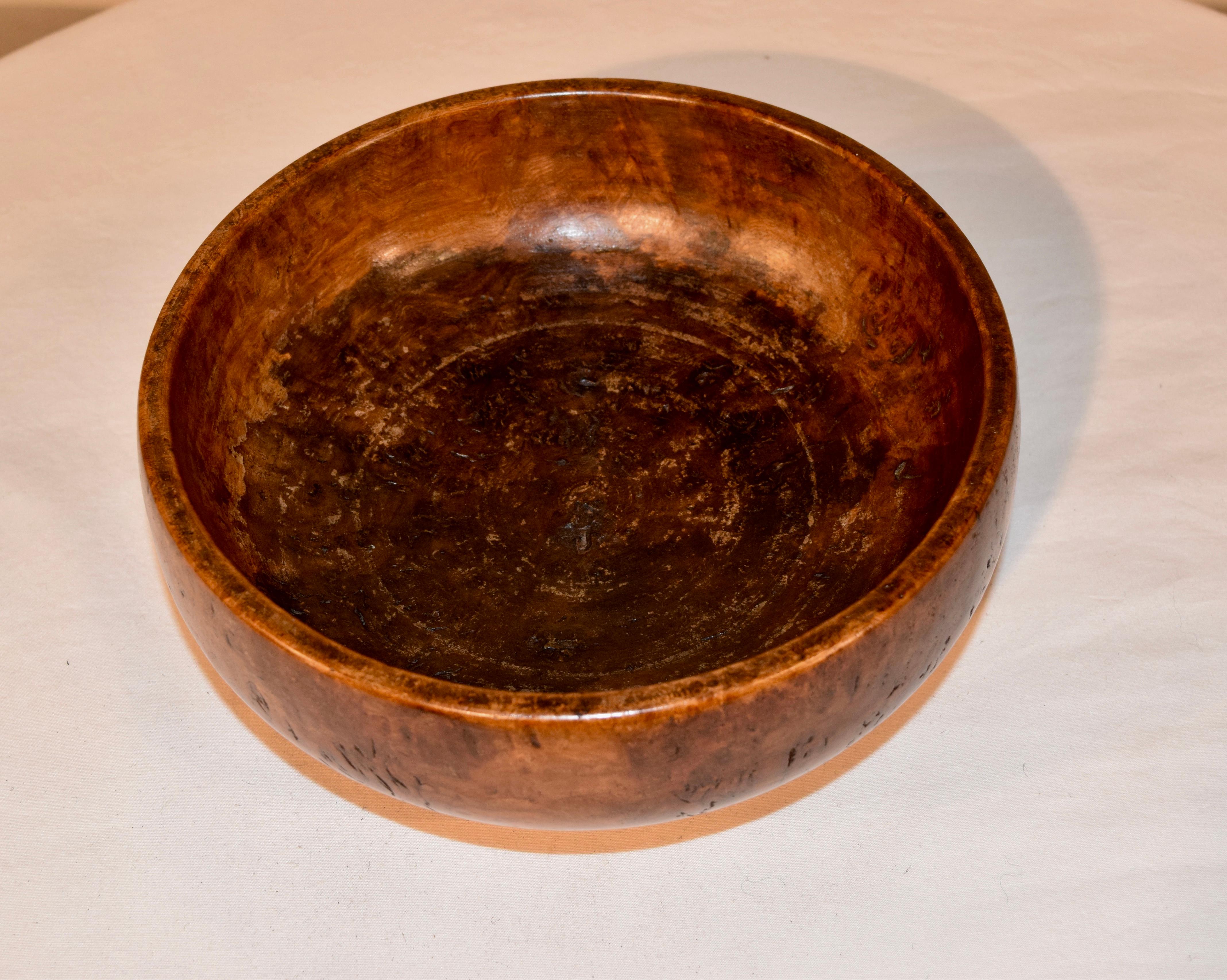 19th Century English Burl Bowl In Good Condition In High Point, NC