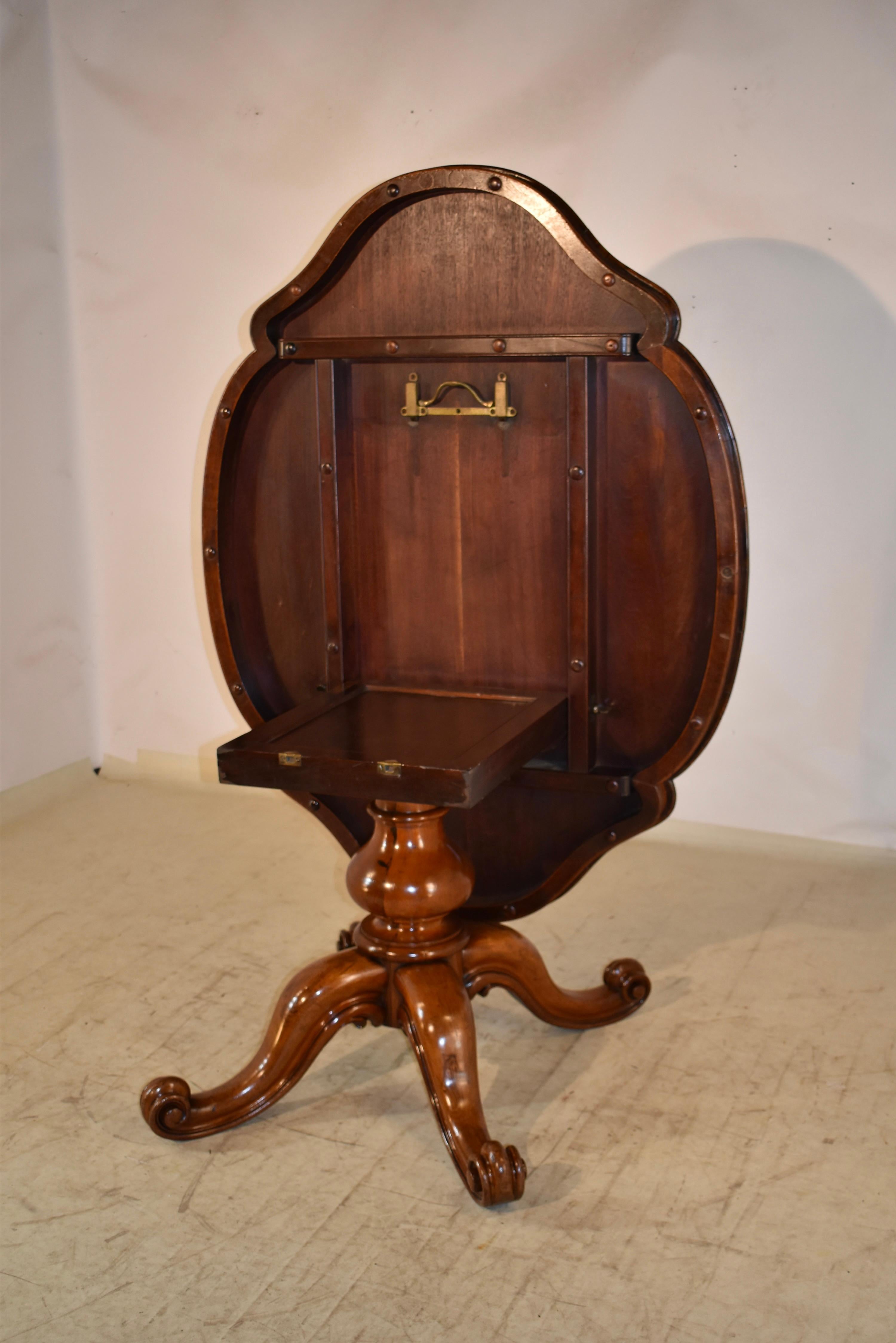 Mahogany 19th Century English Burl Breakfast Table For Sale