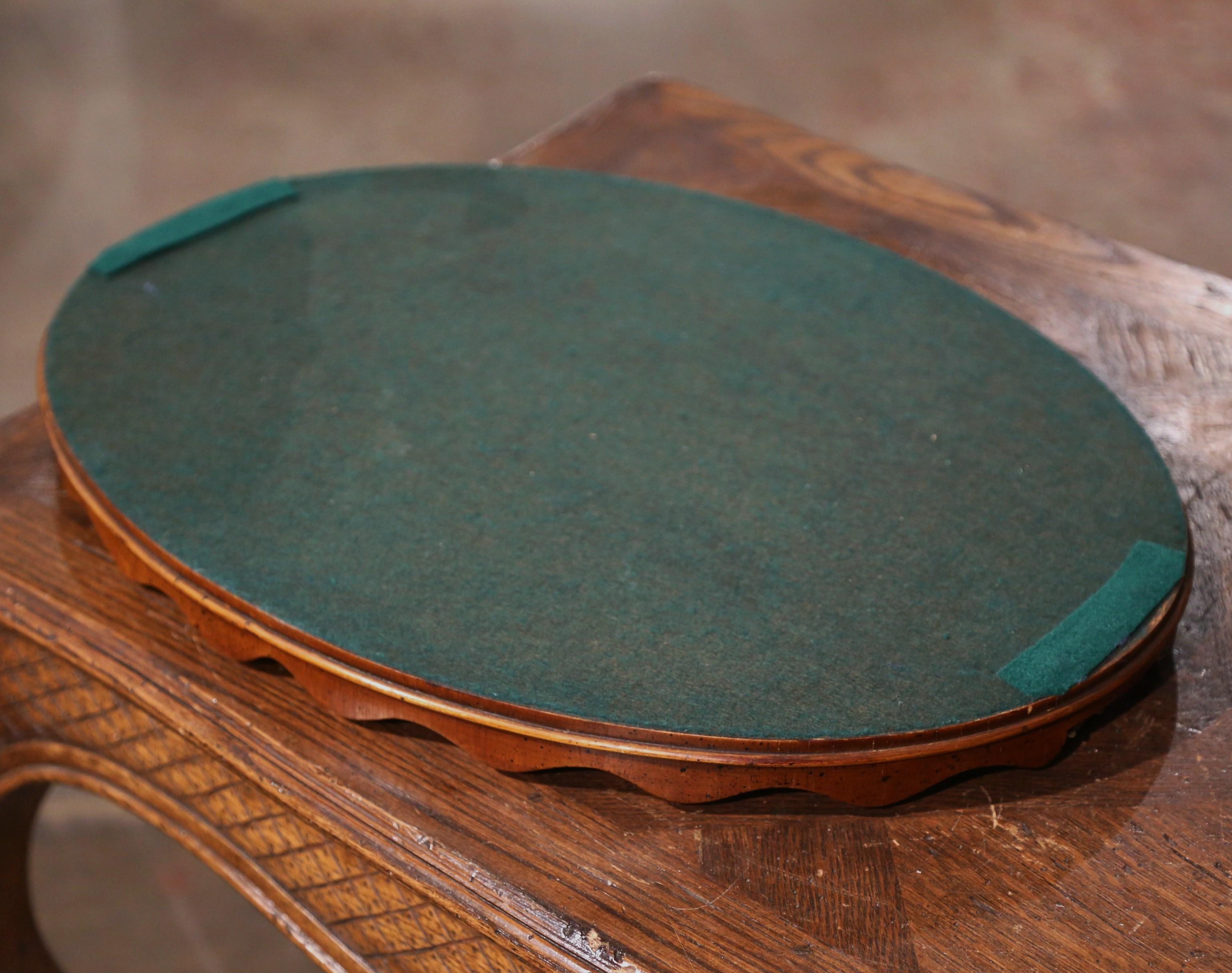 Englischer Tabletttisch aus Wurzelnussholz, Nussbaum und Bronze des 19. Jahrhunderts mit eingelegtem Muscheldekor im Angebot 4