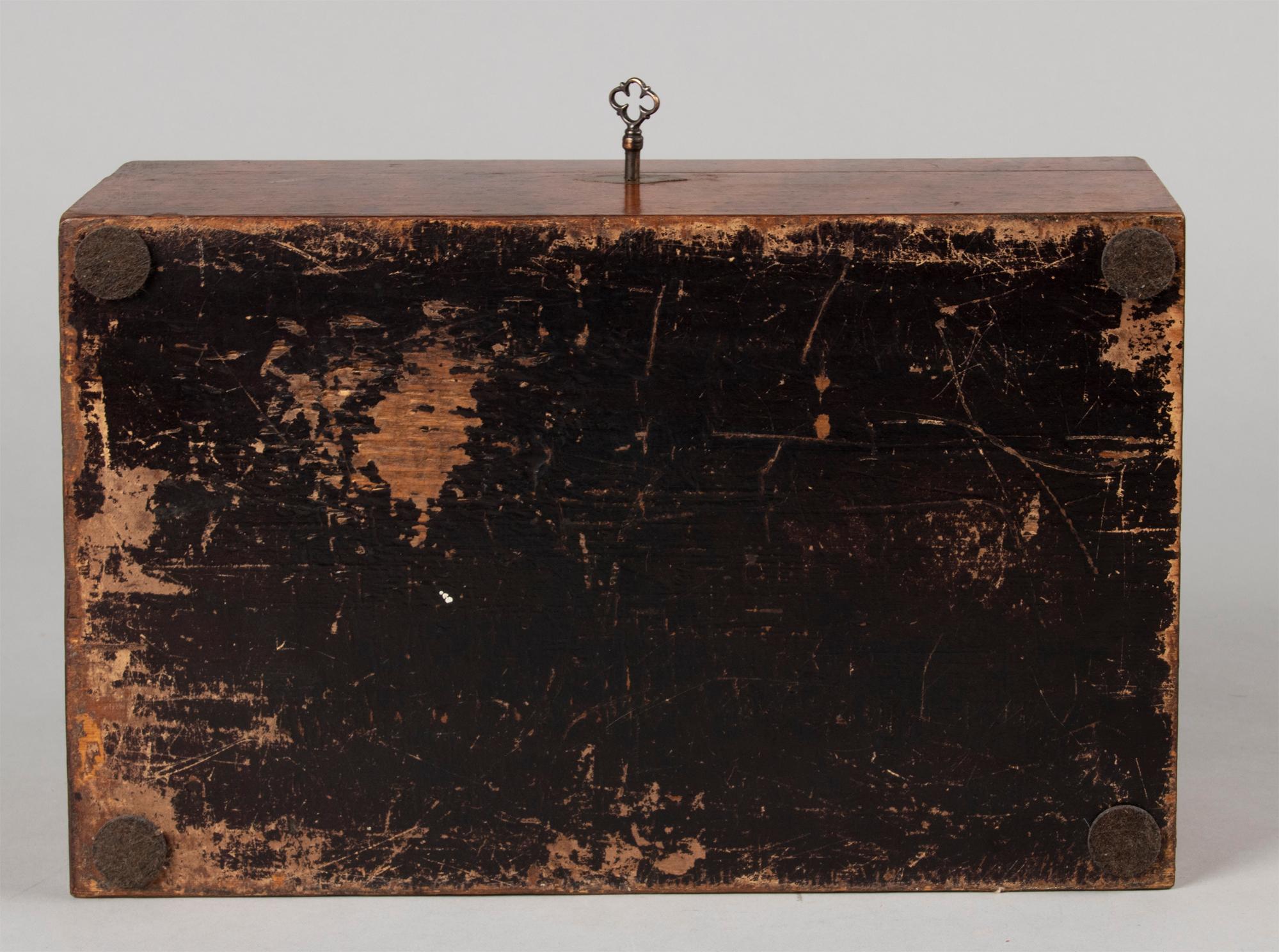 19th Century English Burl Walnut Veneer Inlayed Box 6