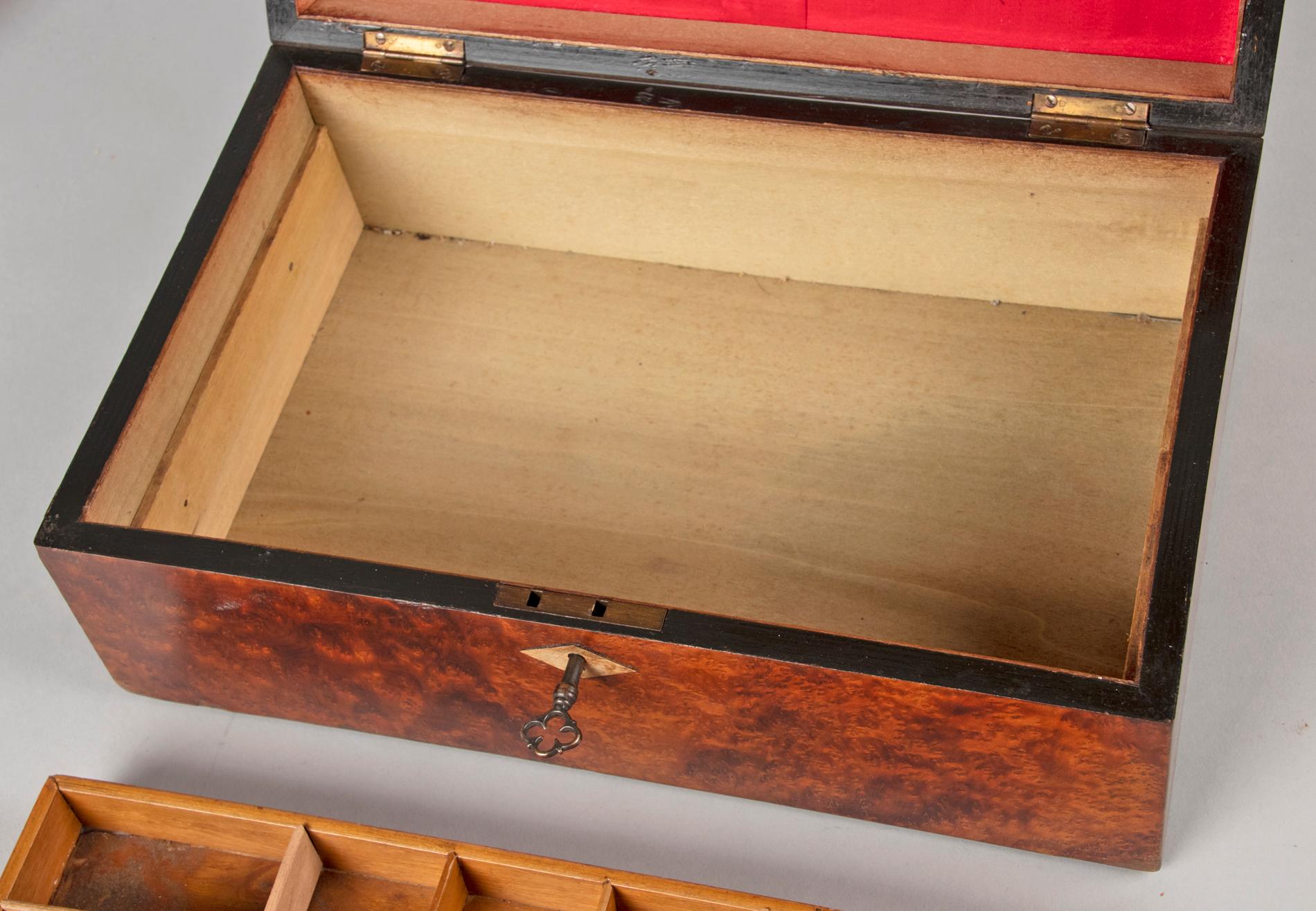 19th Century English Burl Walnut Veneer Inlayed Box 11