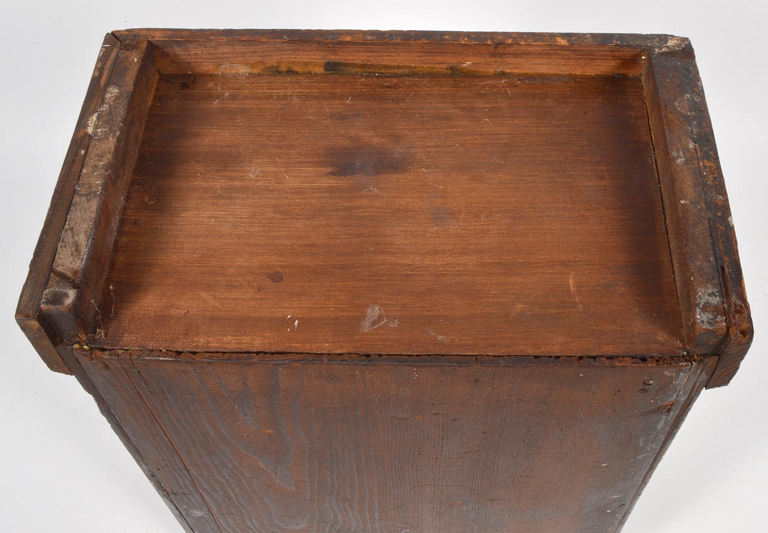 Veneer 19th Century English Burled Walnut 5-Drawer Wellington Style Tabletop Chest