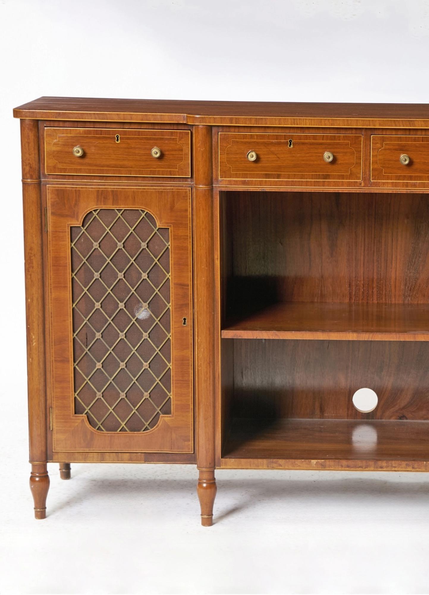 Rompemuros inglés de caoba burlwood del siglo XIX decorado con incrustaciones estilo Regencia en venta 3