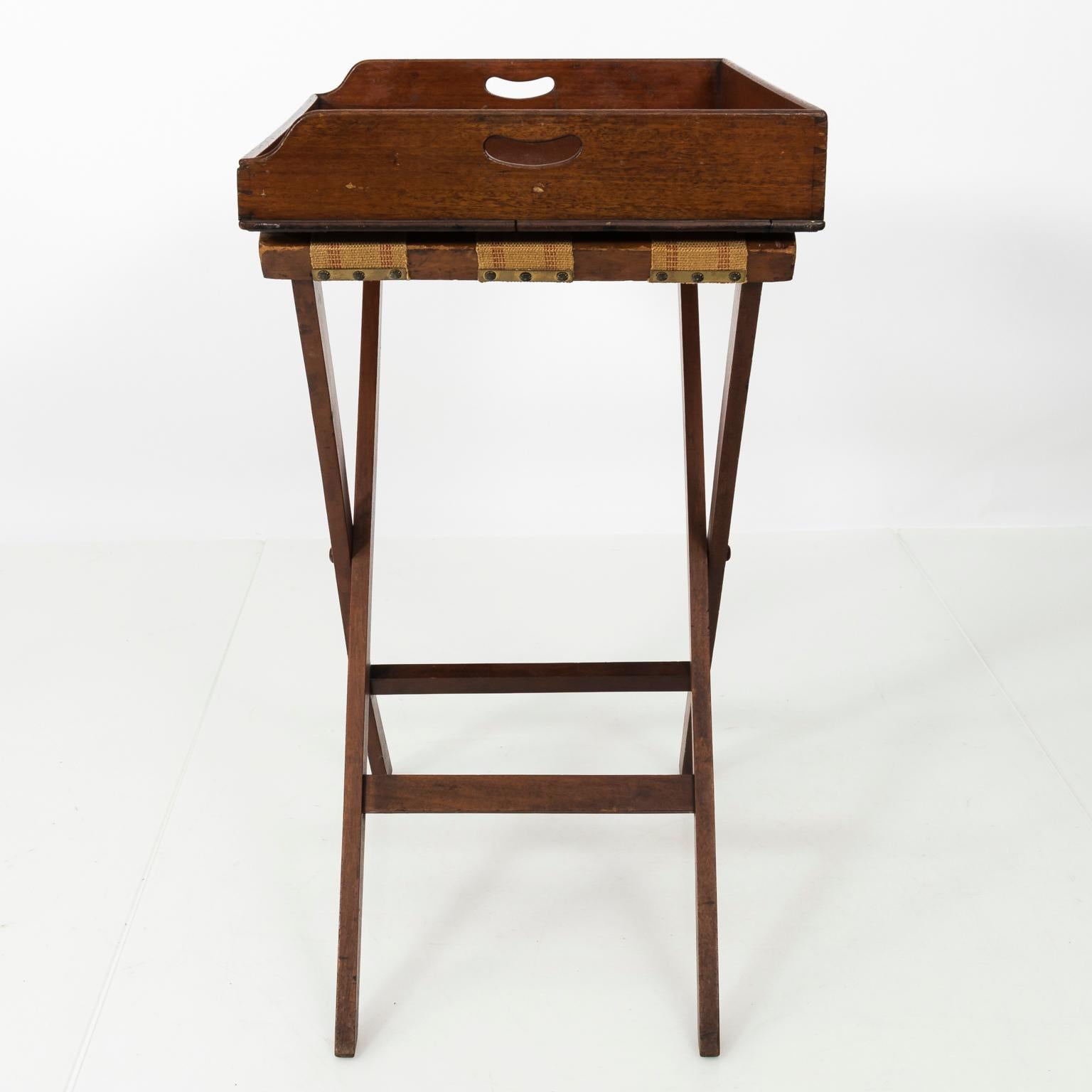 englischer Butler's Tabletttisch des 19 9