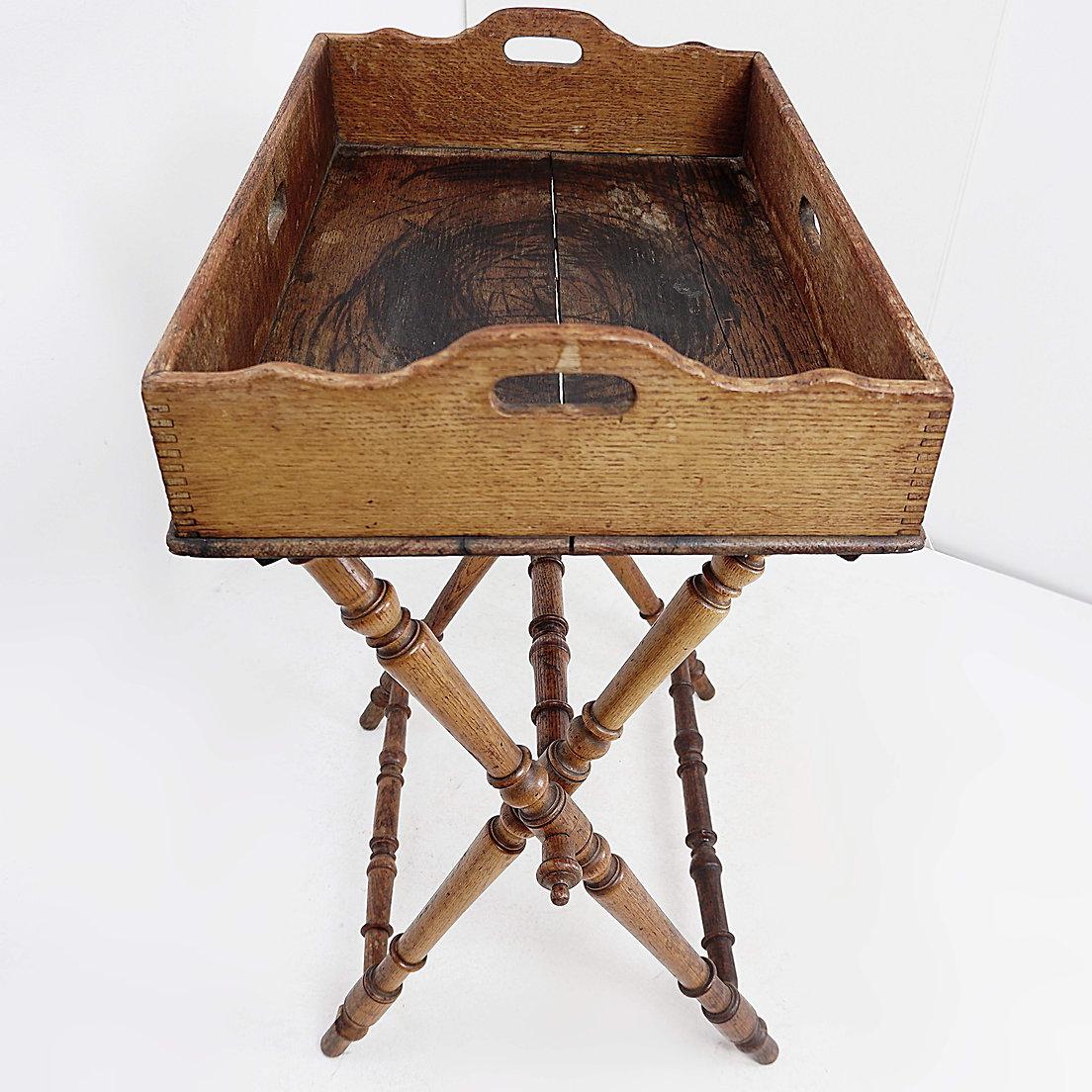 Table à plateau de majordome anglaise du 19ème siècle en vente 2