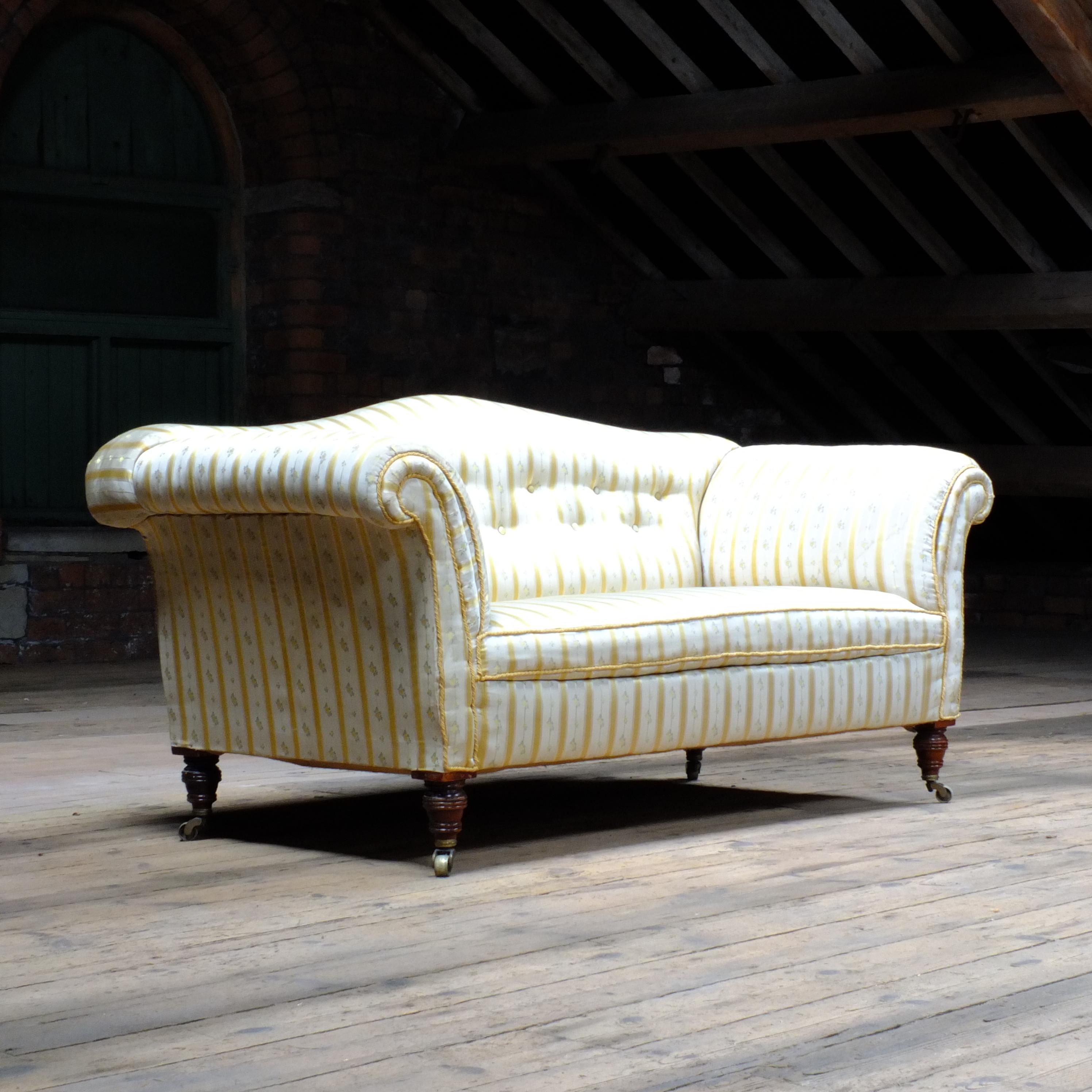 Walnut 19th Century English Camel Back Sofa in the Style of Howard & Sons, c1880