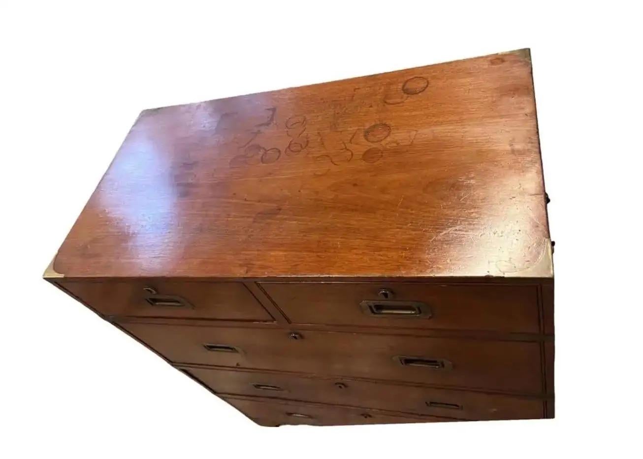 Stile Campaign Cassettiera Campaigner inglese del 19° secolo in vendita