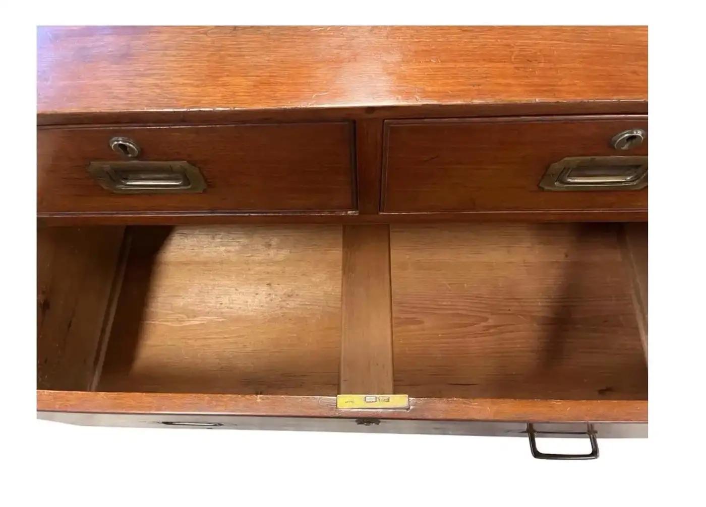 XIX secolo Cassettiera Campaigner inglese del 19° secolo in vendita