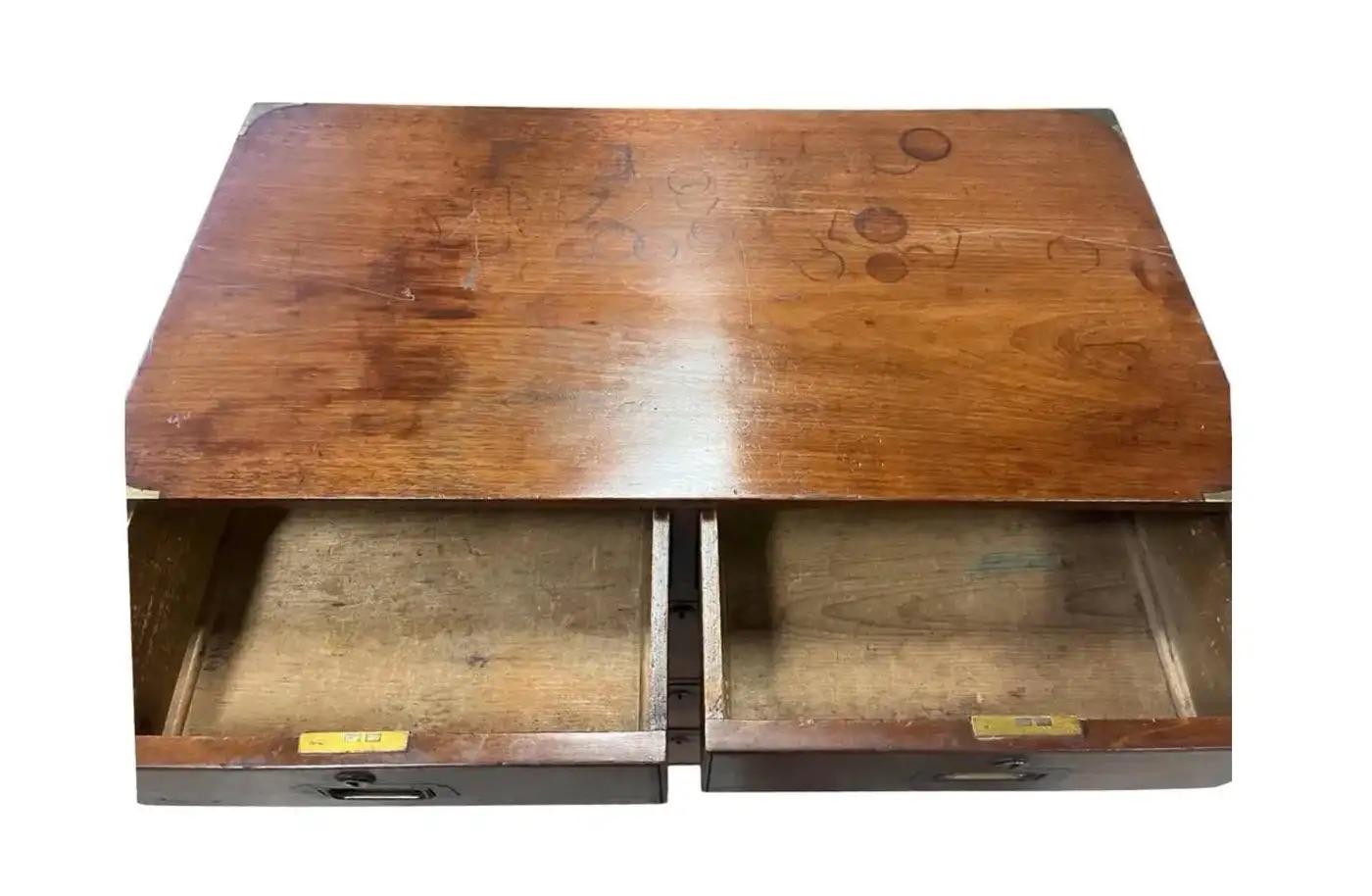 Cassettiera Campaigner inglese del 19° secolo in vendita 1