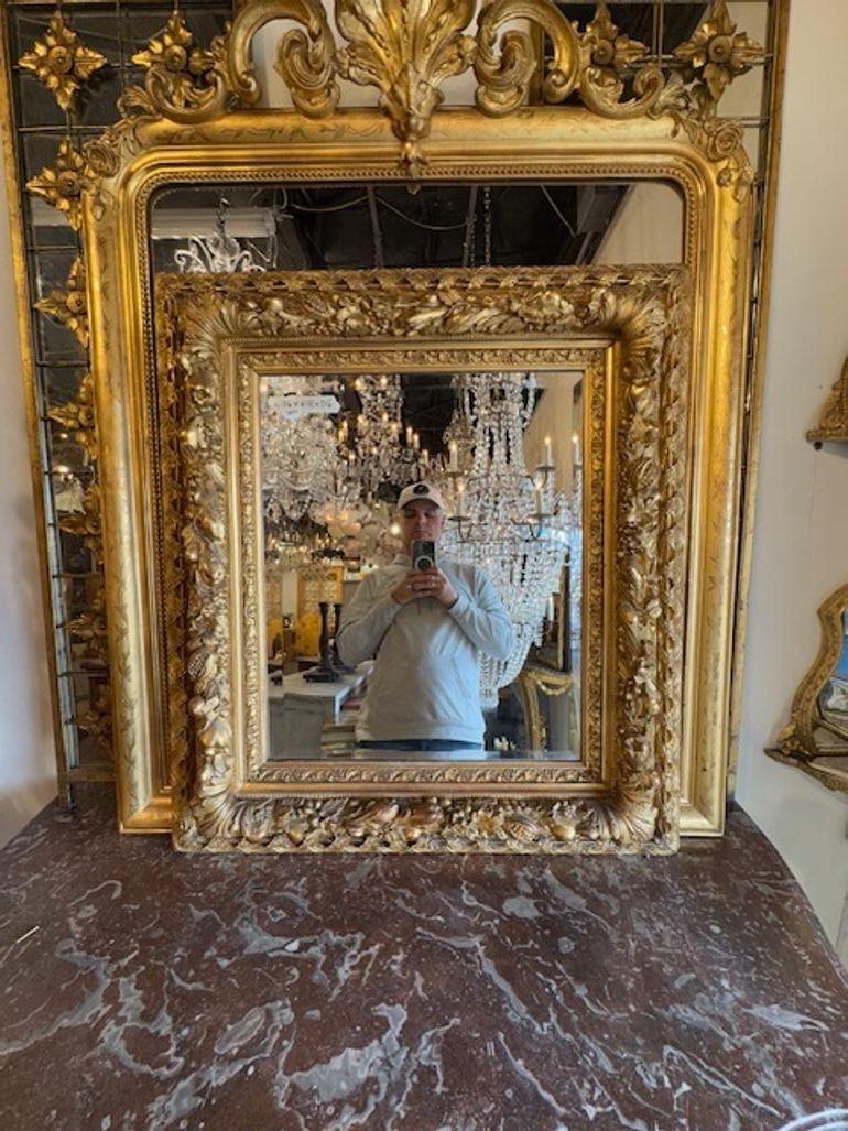 Bois doré Miroir anglais du XIXe siècle en bois sculpté et doré en vente
