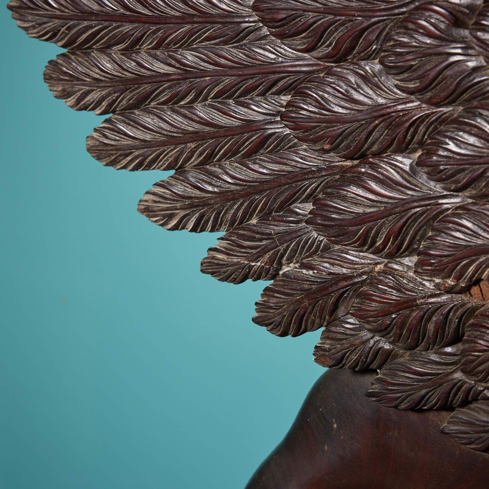 Sculpture de griffon en acajou sculpté du 19e siècle, Angleterre État moyen - En vente à Wormelow, Herefordshire