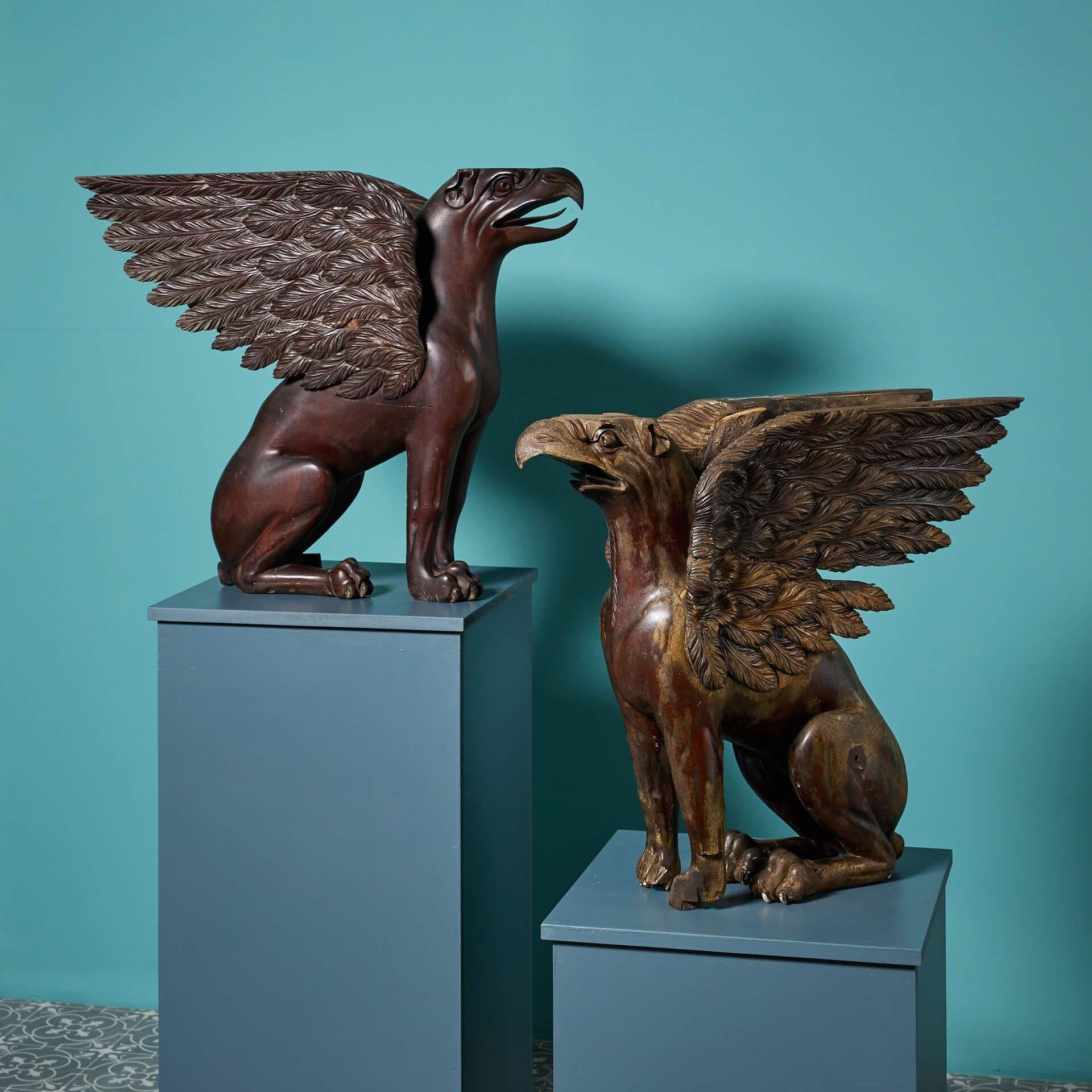 Sculpture de griffon en acajou sculpté du 19e siècle, Angleterre en vente 1