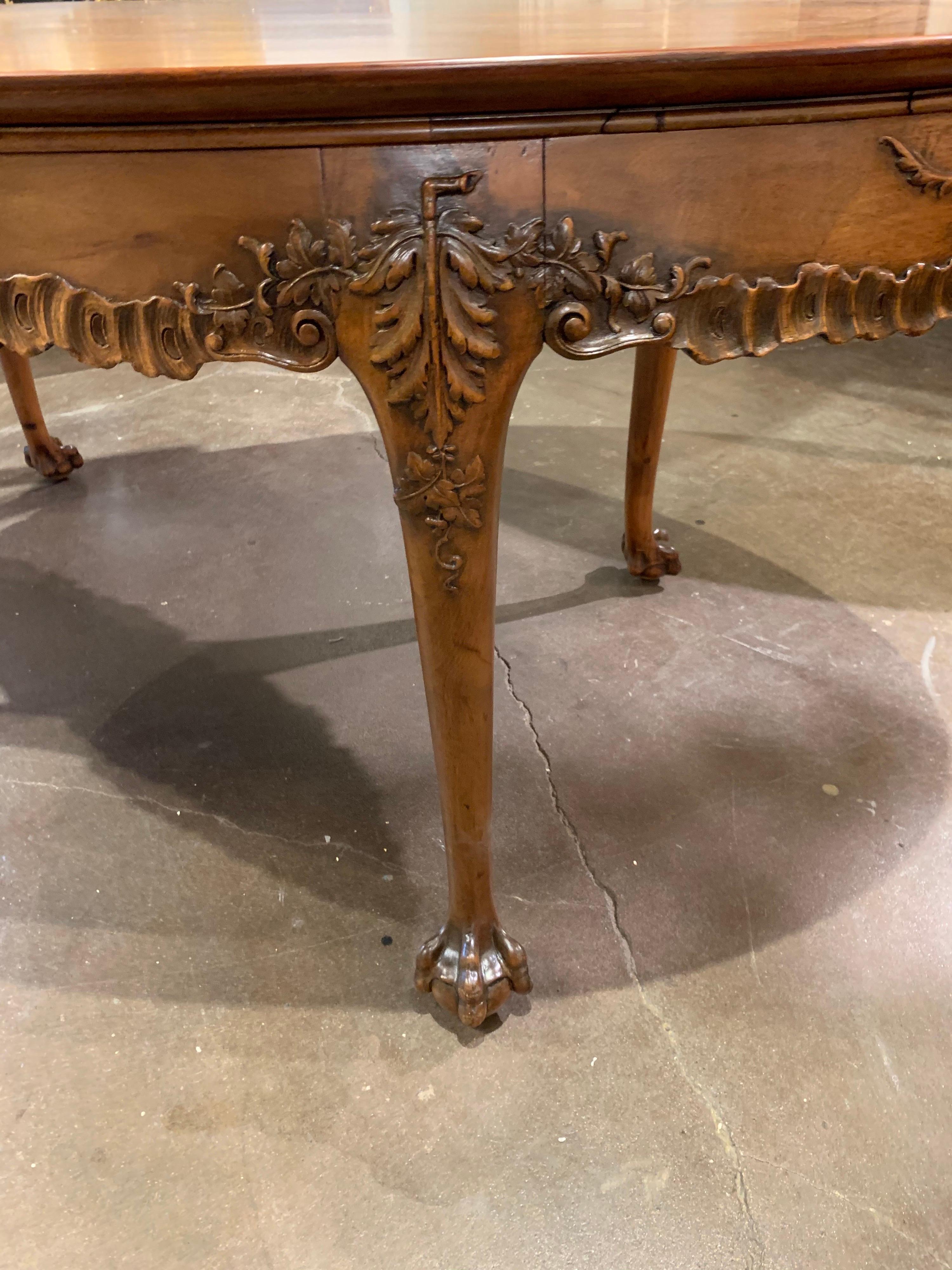 19th Century English Carved Mahogany Oval Breakfast Table 2