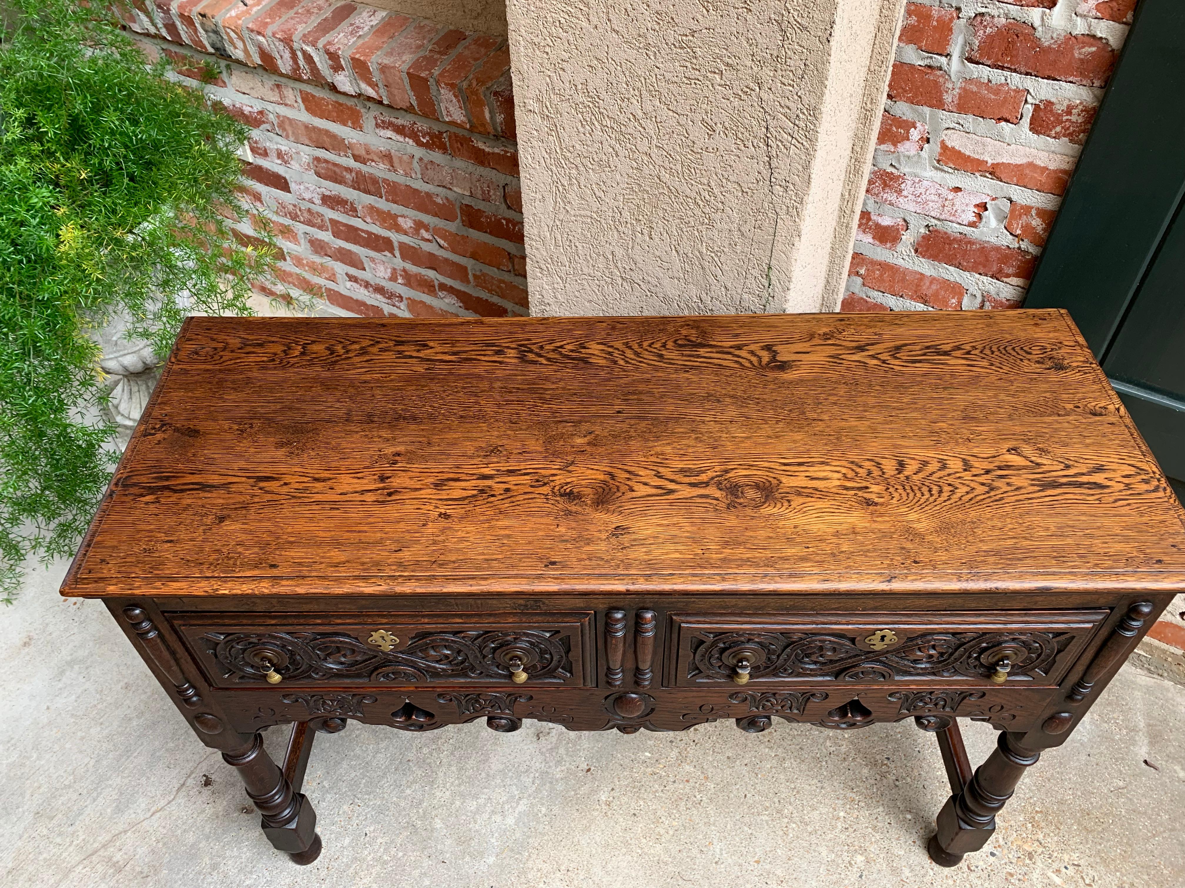 19th century English Carved Oak Hall Entry Sofa Table Sideboard Jacobean Small In Good Condition In Shreveport, LA