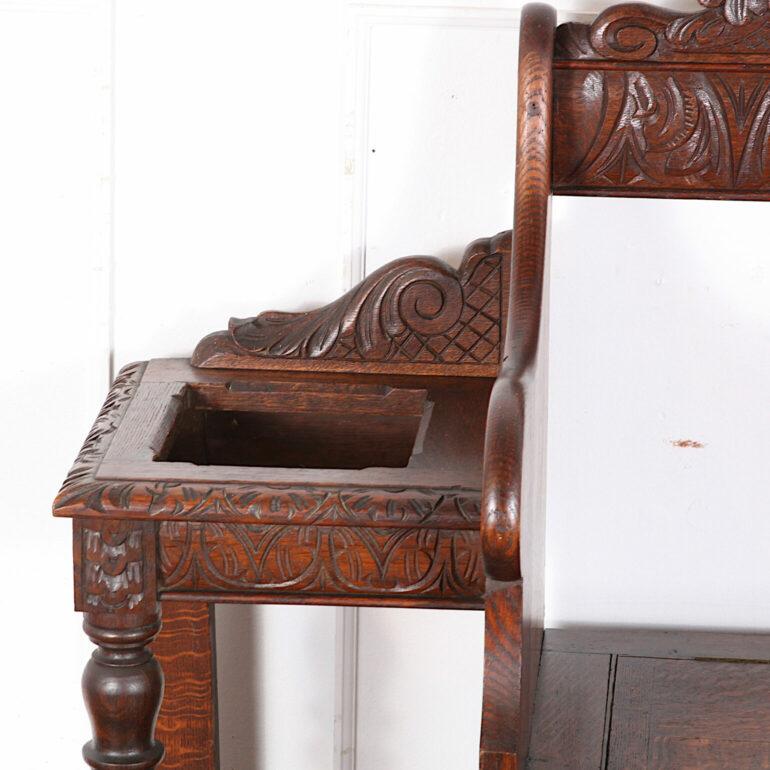 19th Century English Carved Oak Hallbench For Sale 1