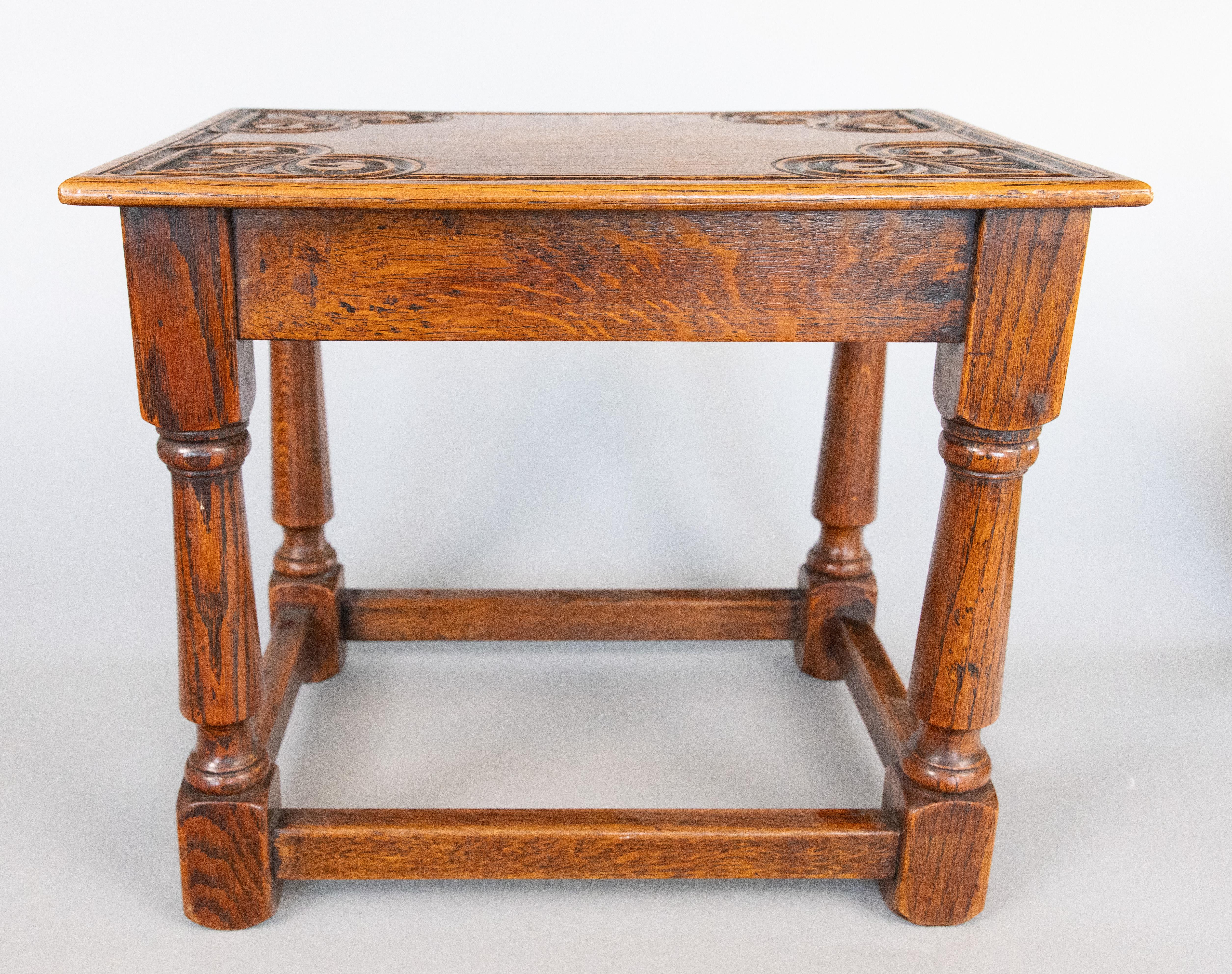 Mesa auxiliar de madera de roble tallada inglesa del siglo XIX con clavijas en Bueno estado para la venta en Pearland, TX