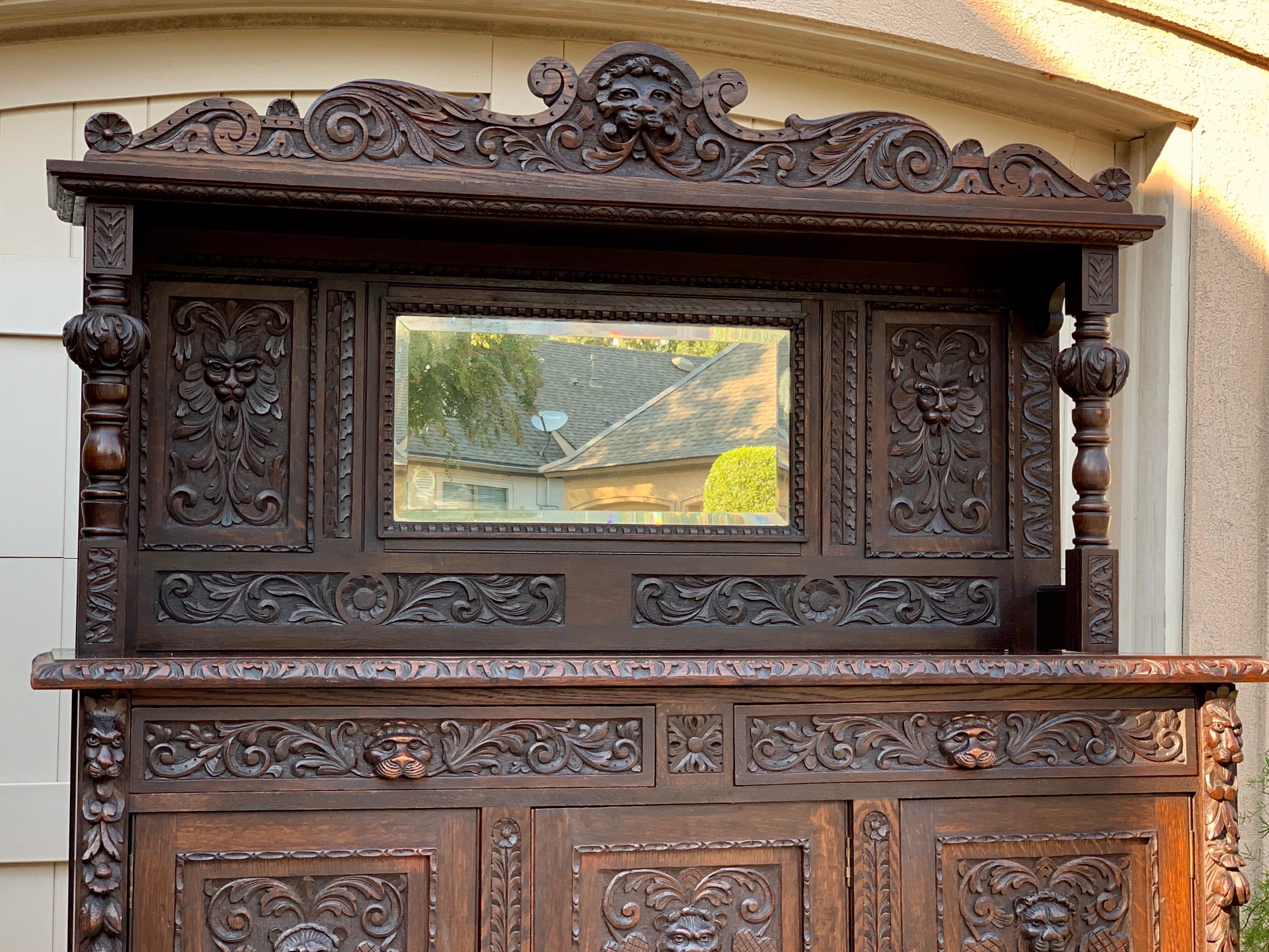 19th Century English Carved Oak Sideboard Cabinet Mirror Renaissance Lion In Good Condition In Shreveport, LA