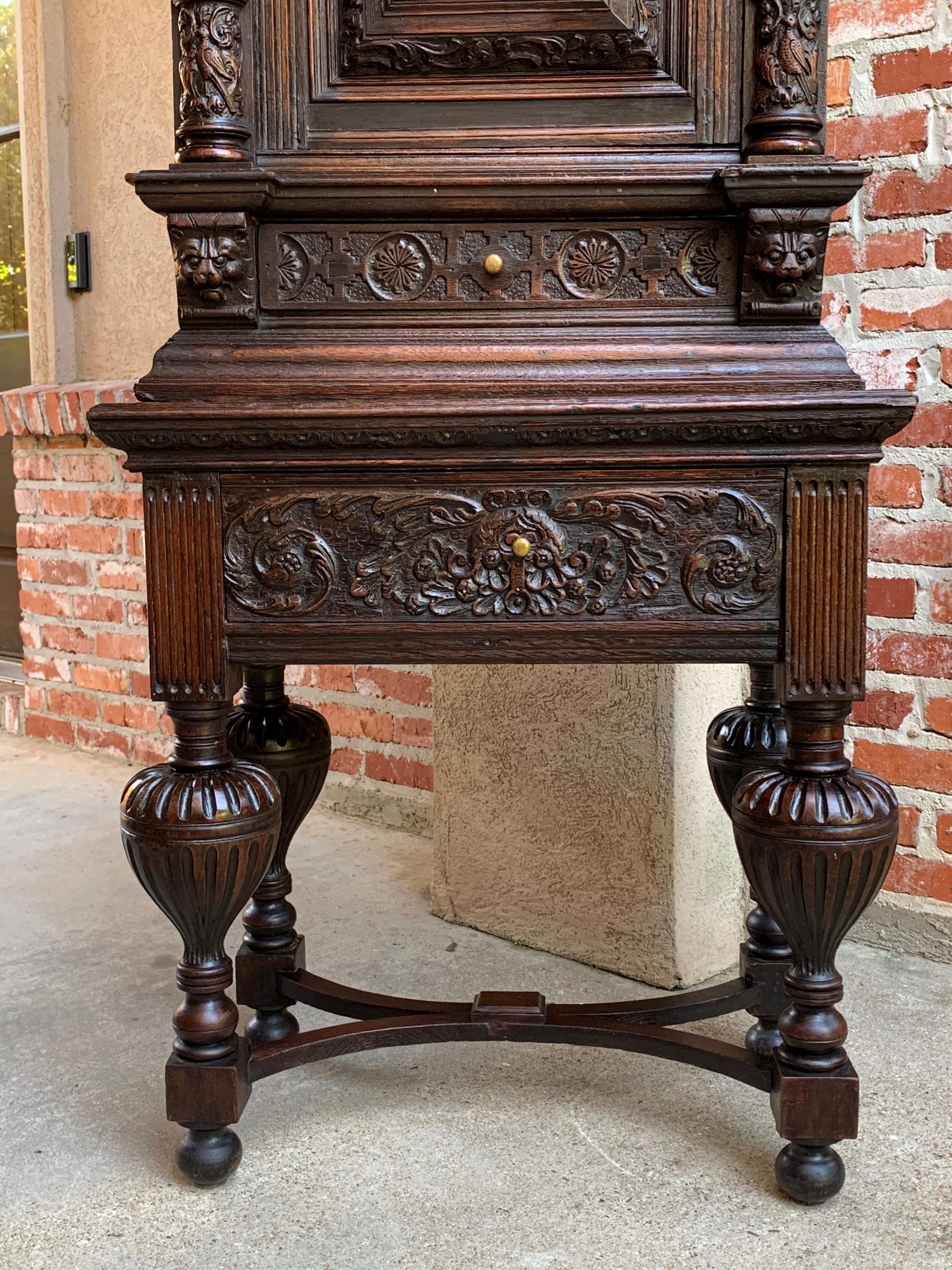 19thCentury English Carved Oak Wine Cabinet Stand Renaissance Gothic Vestment In Good Condition In Shreveport, LA