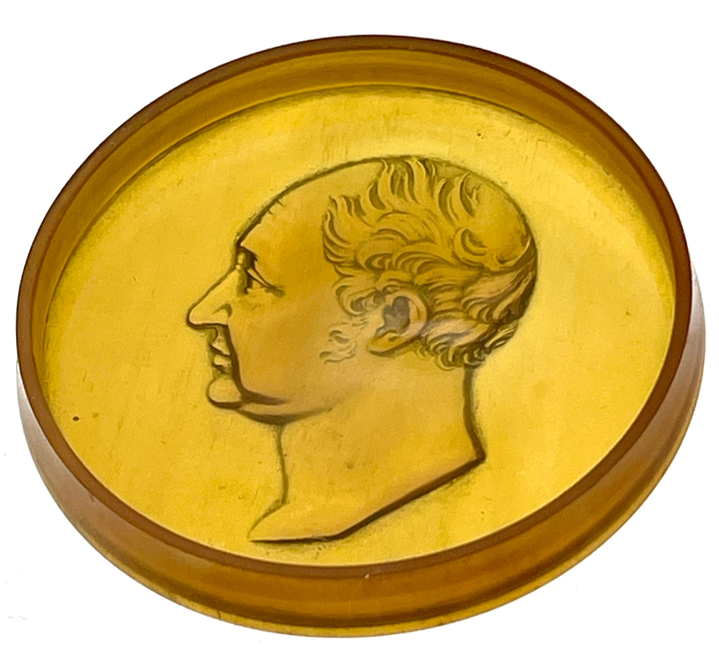 19th Century English Carved & Polished Cow Horn William IV Portrait Patch Box 3