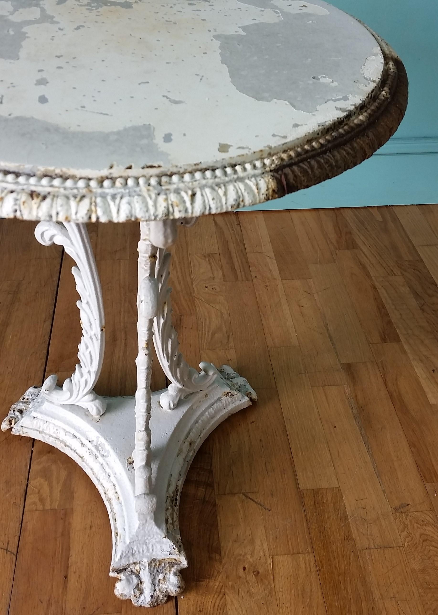 19th century English cast iron garden table For Sale 3