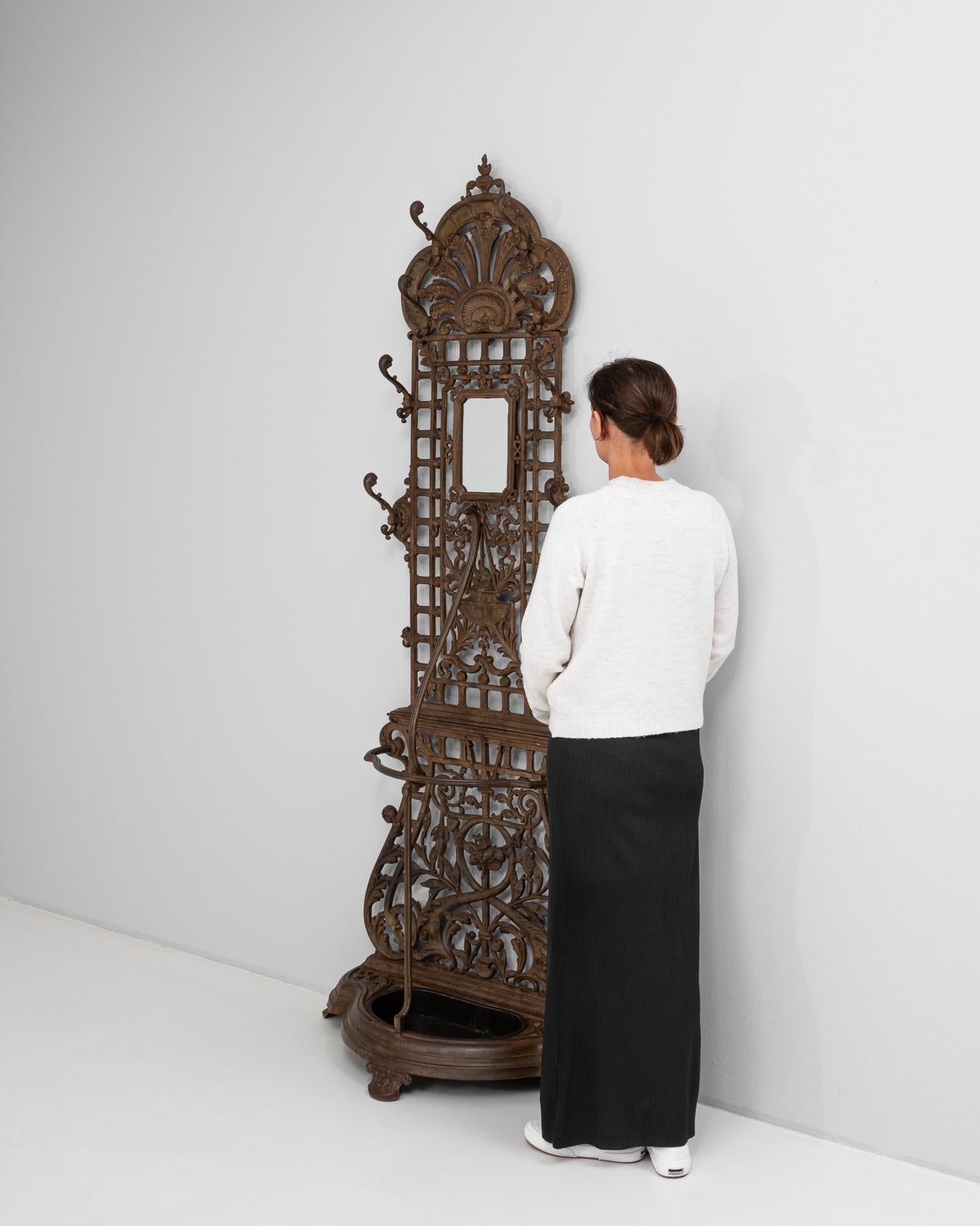 19th Century English Cast Iron Hall Stand For Sale 1