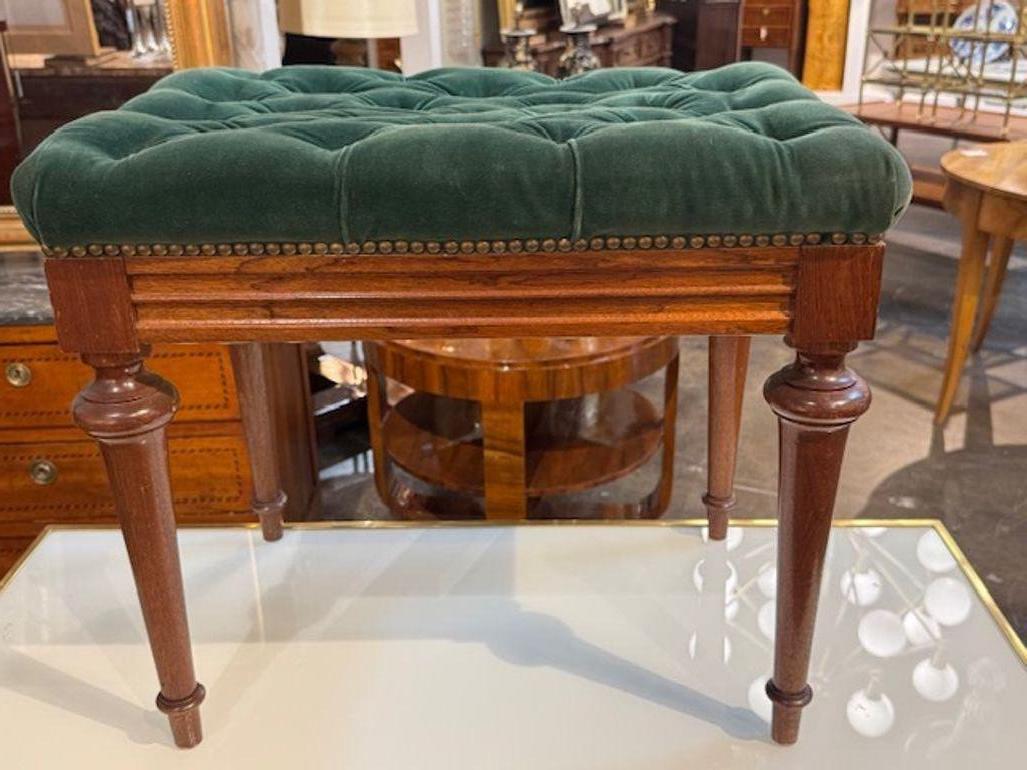 Carlo X Panca in mogano Charles X del XIX secolo con rivestimento in velluto verde in vendita