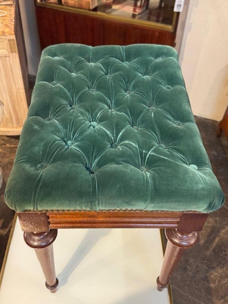 Inglese Panca in mogano Charles X del XIX secolo con rivestimento in velluto verde in vendita