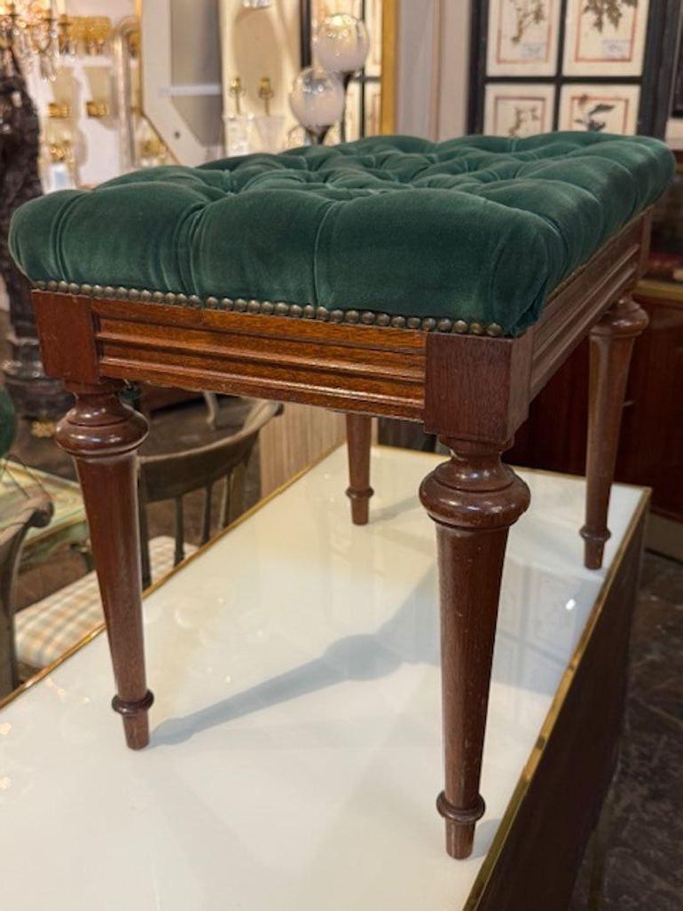 Velluto Panca in mogano Charles X del XIX secolo con rivestimento in velluto verde in vendita