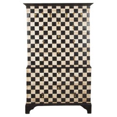 Commodes and Chests of Drawers