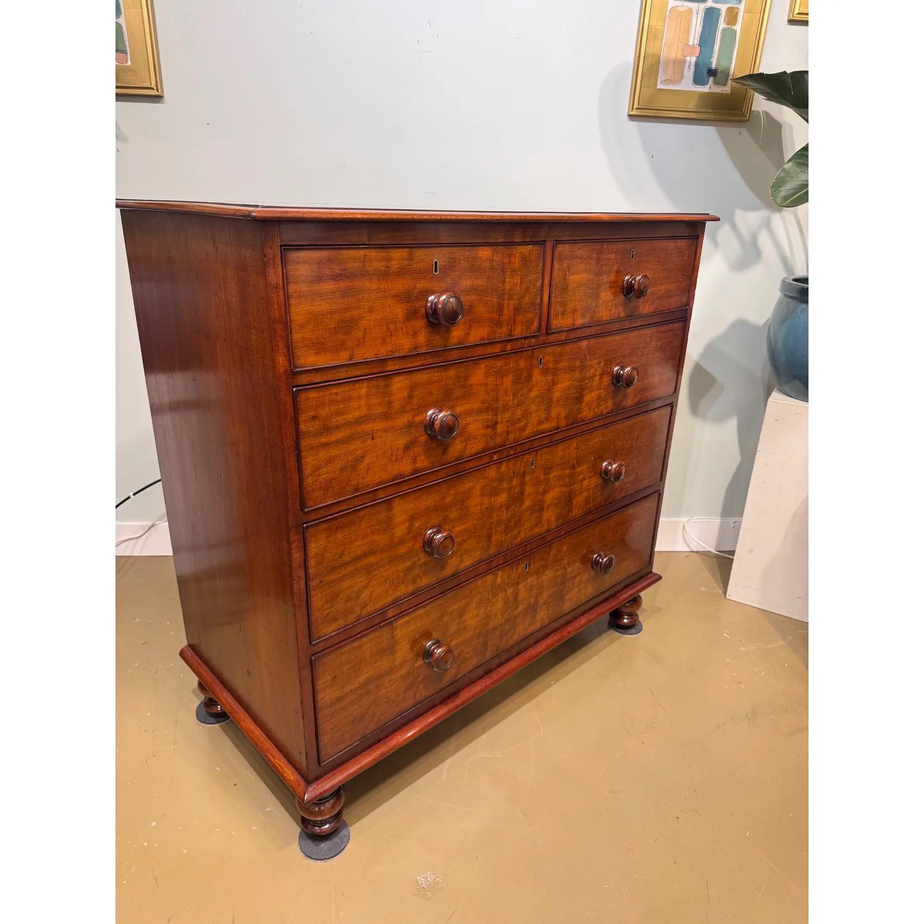 Cassettiera inglese del XIX secolo in vendita 6