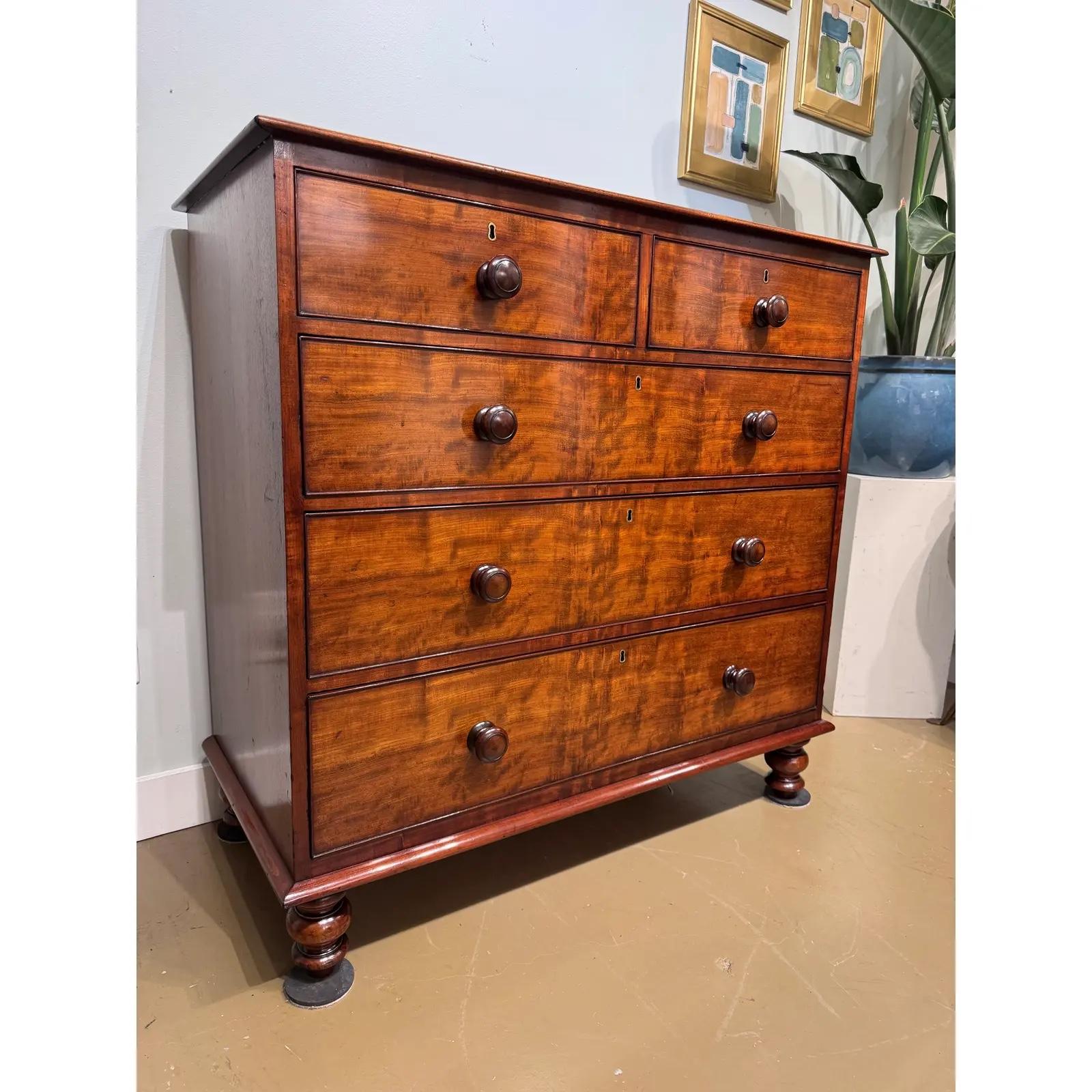 Inglese Cassettiera inglese del XIX secolo in vendita