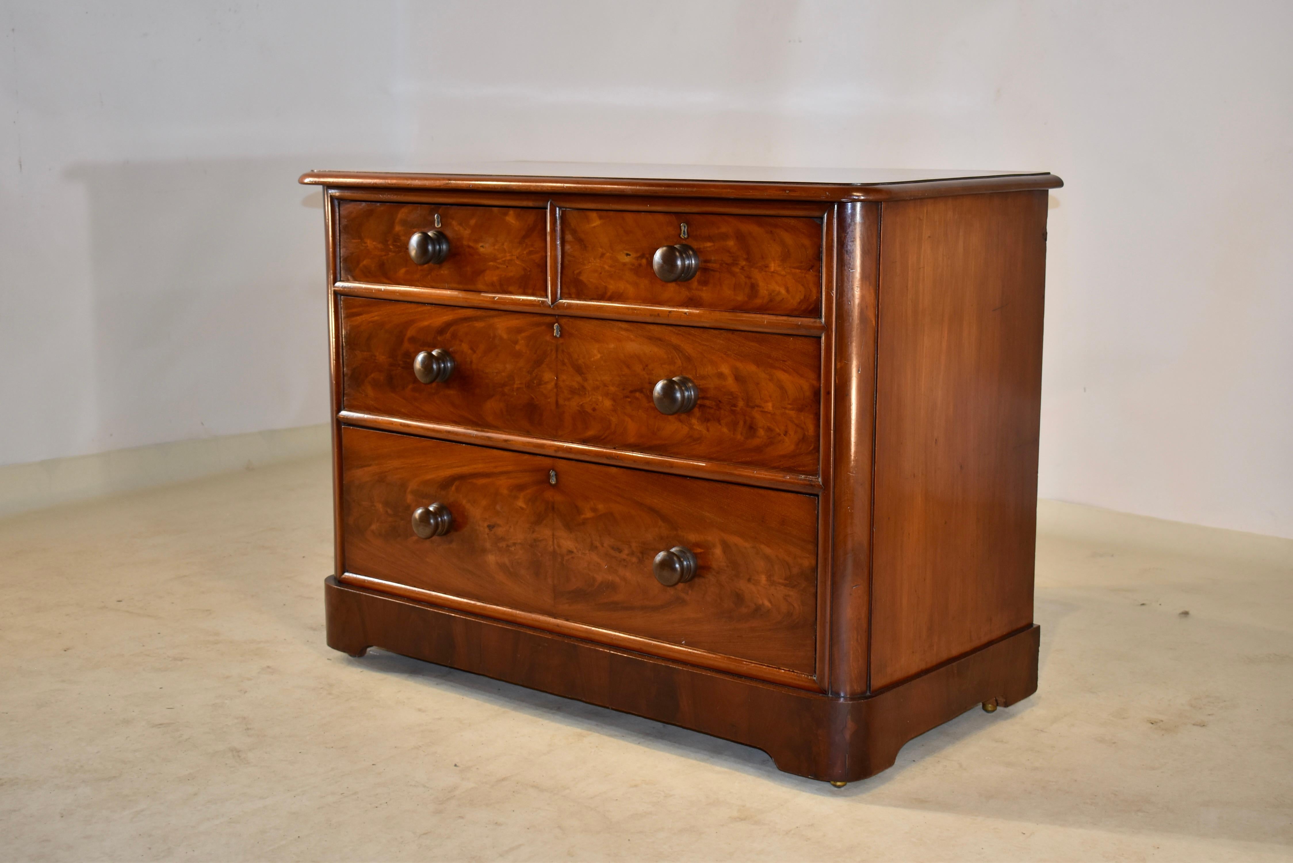 19th Century English Chest of Drawers In Good Condition For Sale In High Point, NC