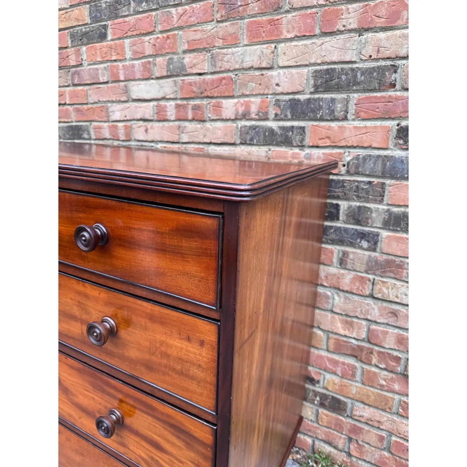 Fin du XIXe siècle Commode anglaise du 19e siècle en vente
