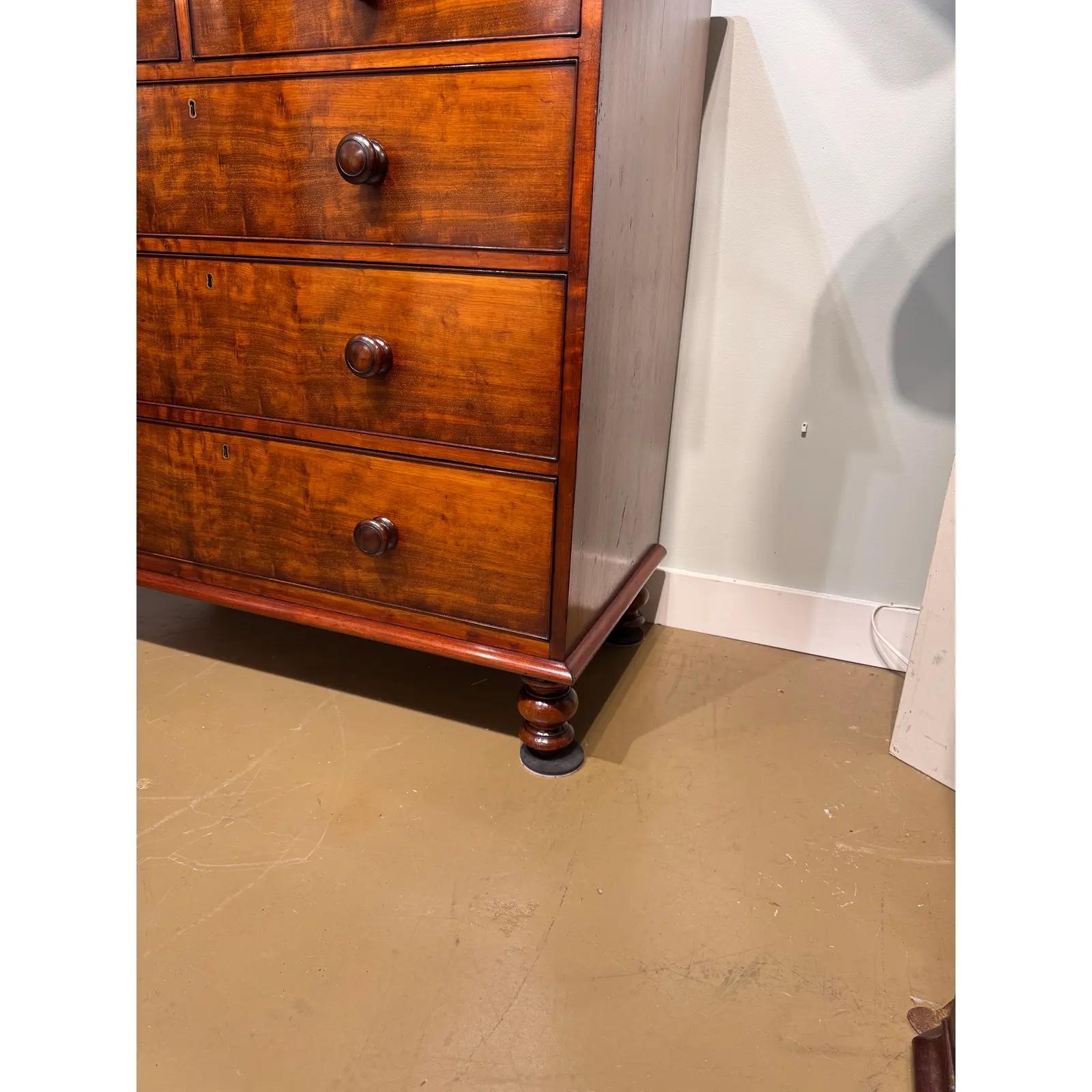 Metà XIX secolo Cassettiera inglese del XIX secolo in vendita