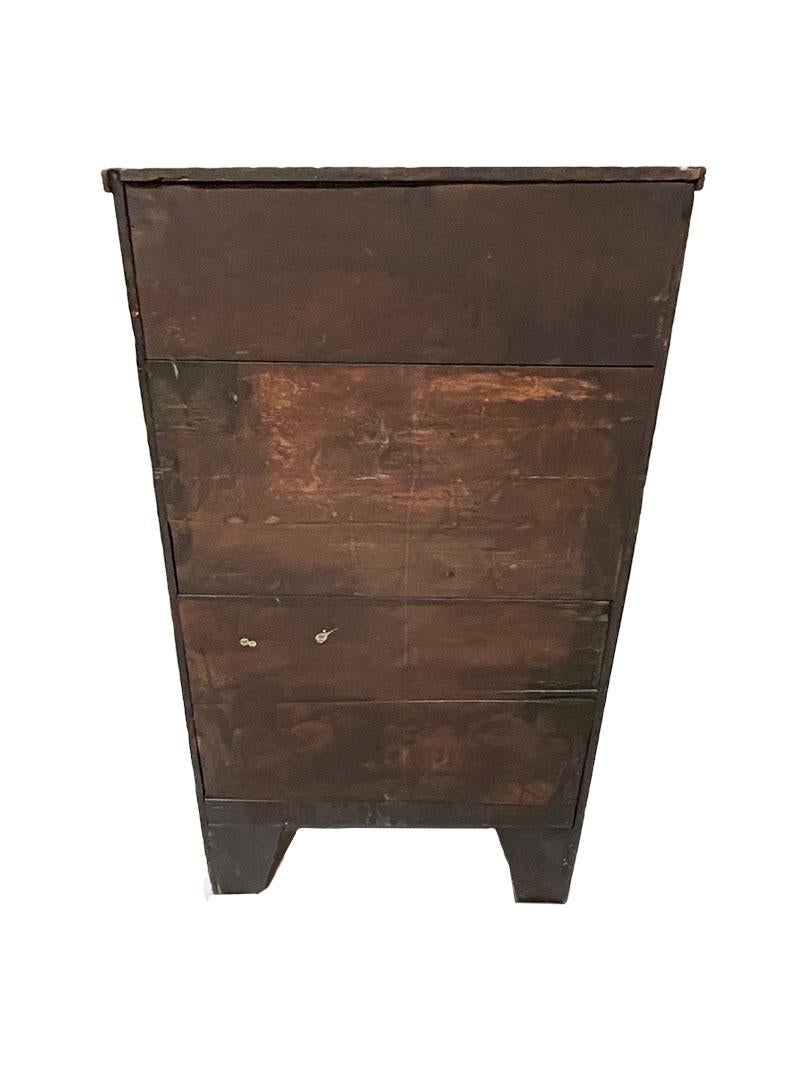 19th Century English Chest of Drawers For Sale 2